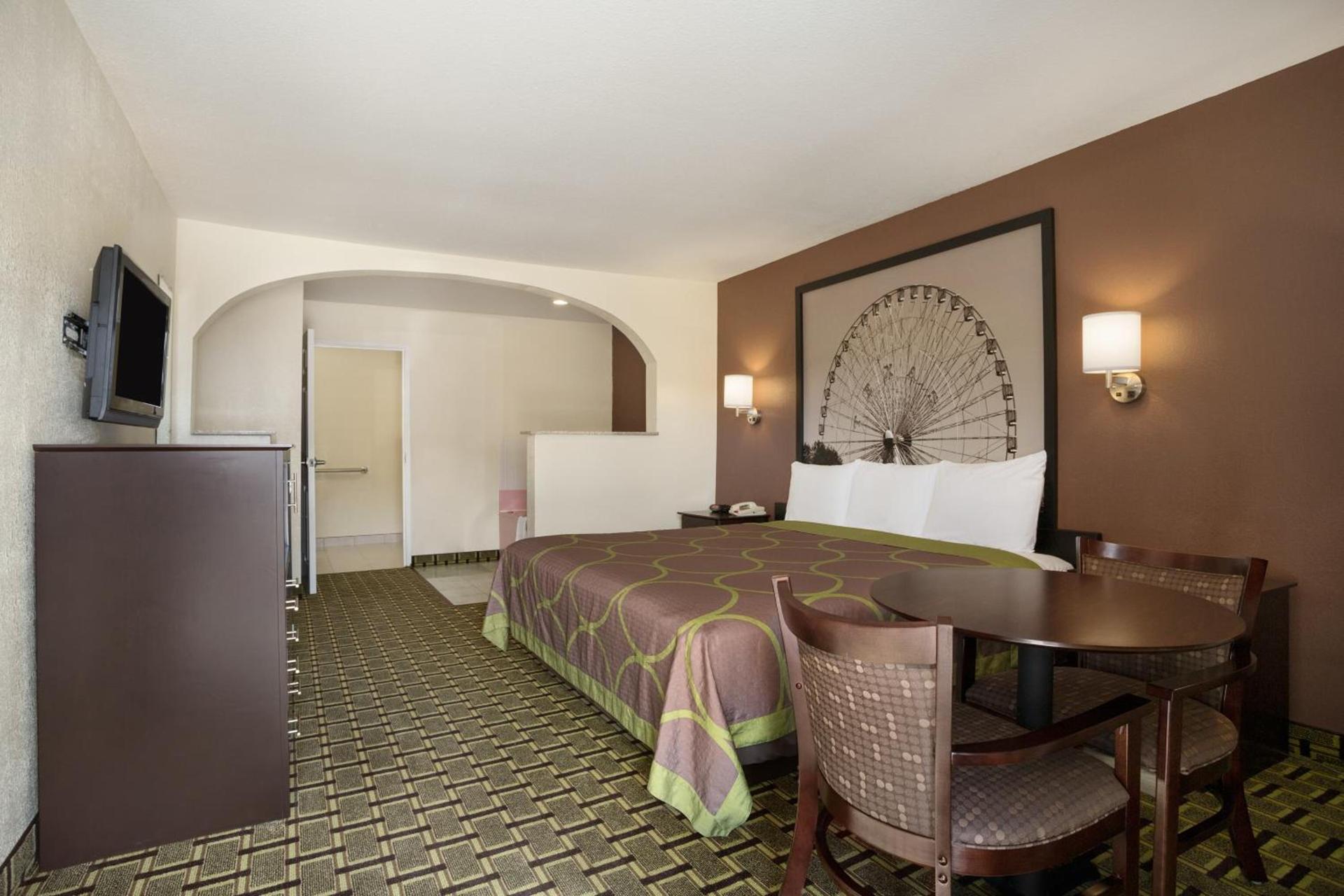 Super 8 by Wyndham Grand Prairie Southwest photo 21