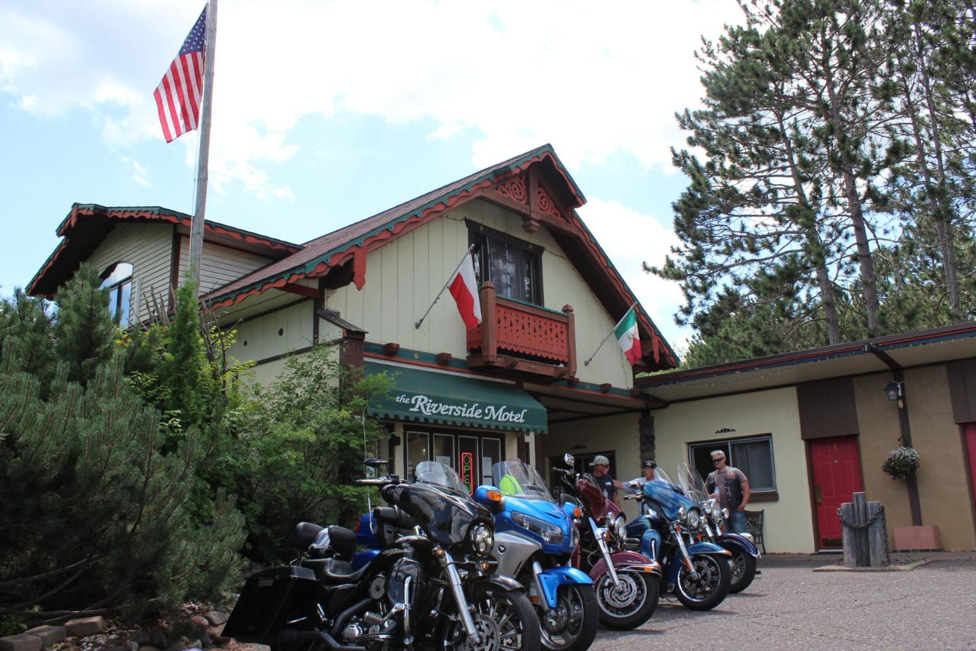 Riverside Motel photo 12