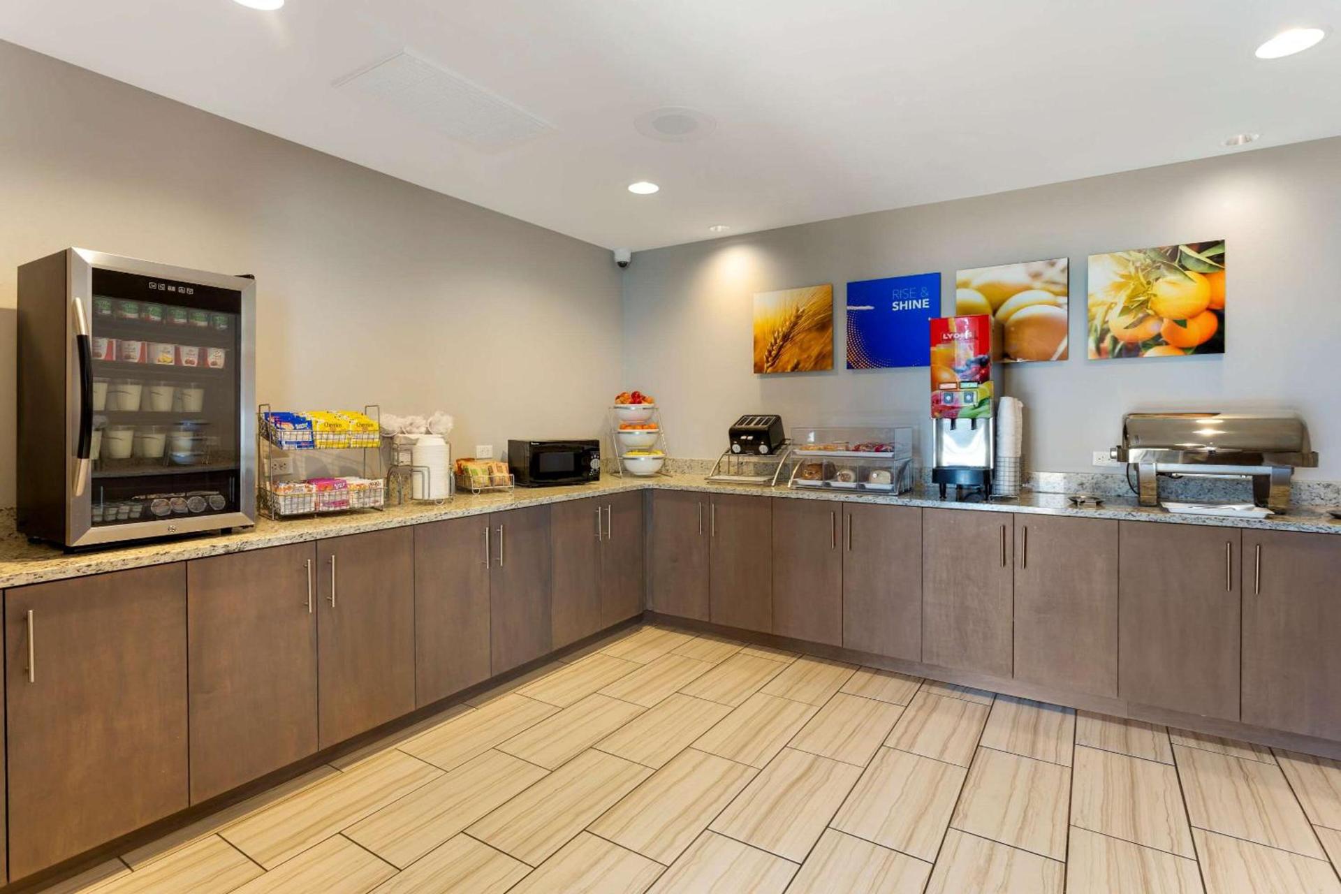 Comfort Inn Jonesboro Central photo 35