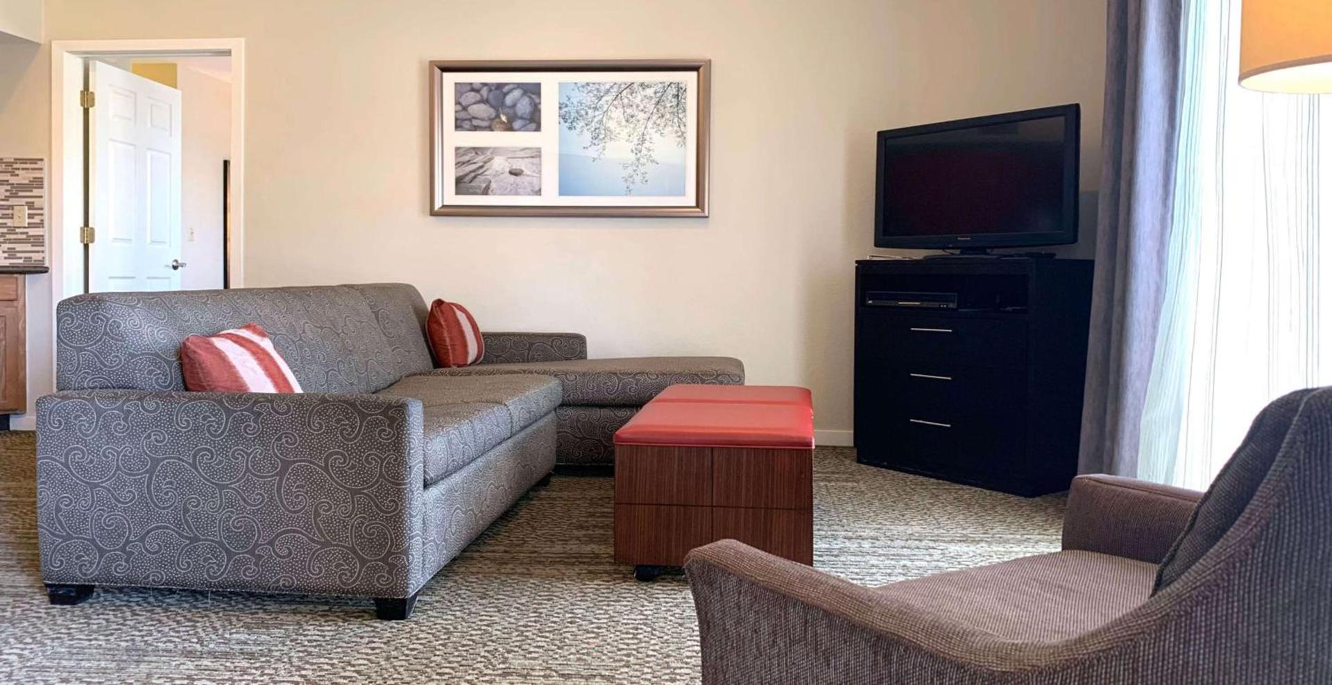 Sonesta ES Suites Chatsworth photo 12