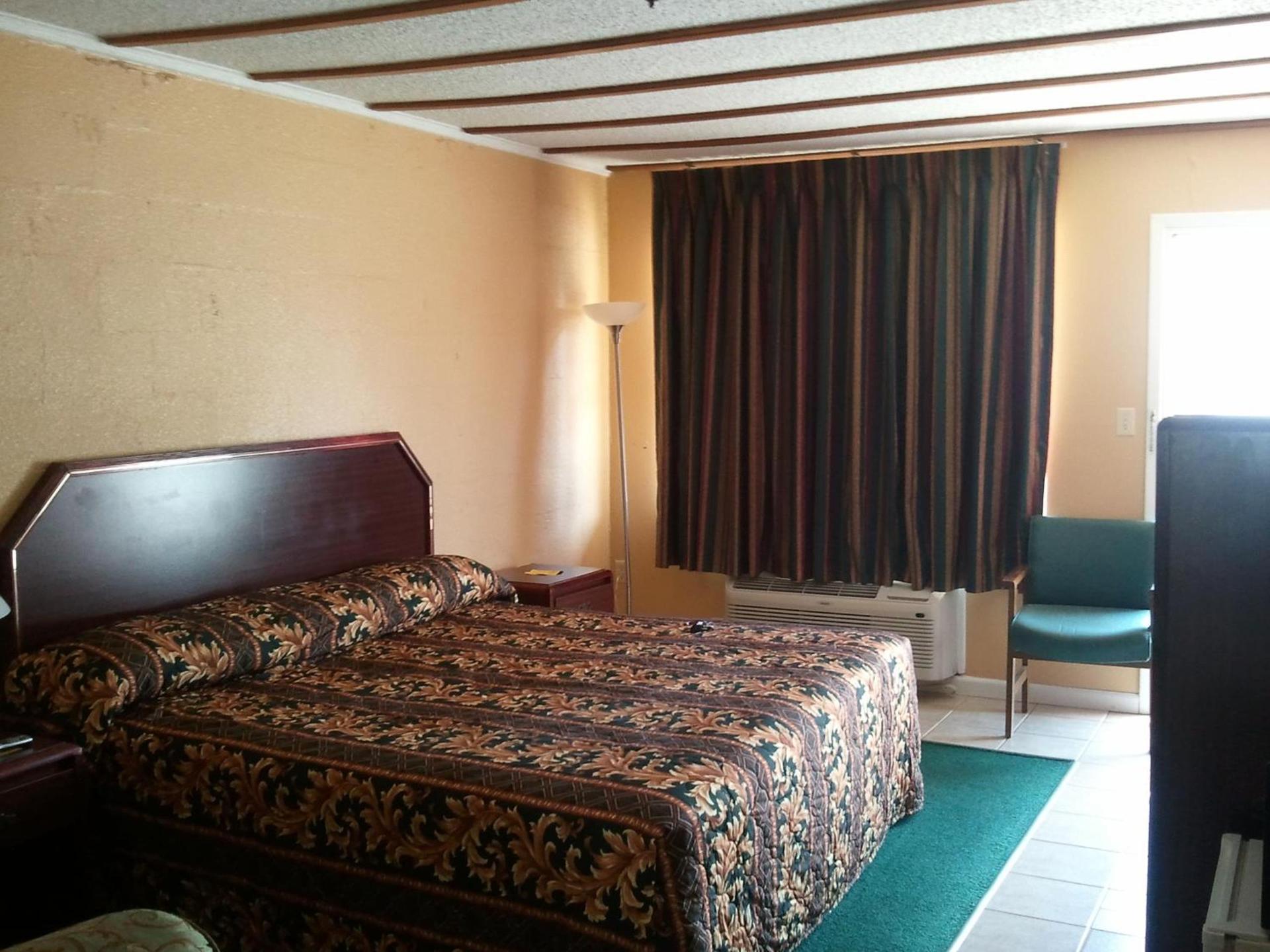 Holiday Motel photo 4