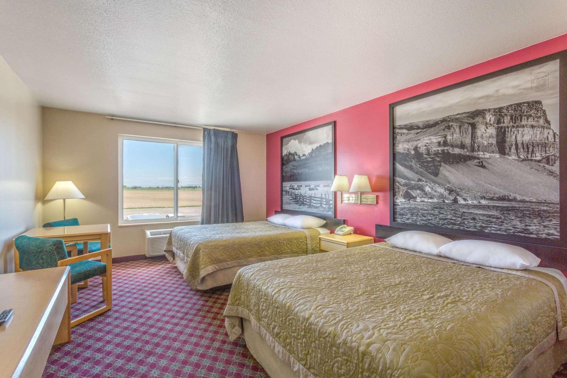Super 8 by Wyndham Heyburn photo 12
