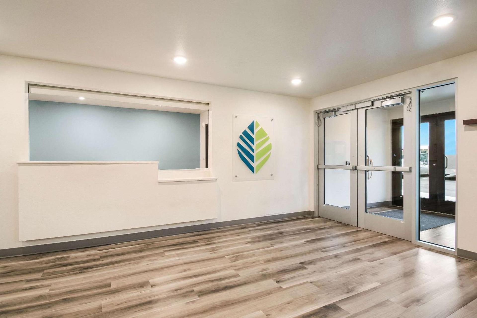 WoodSpring Suites Portland Vancouver photo 9