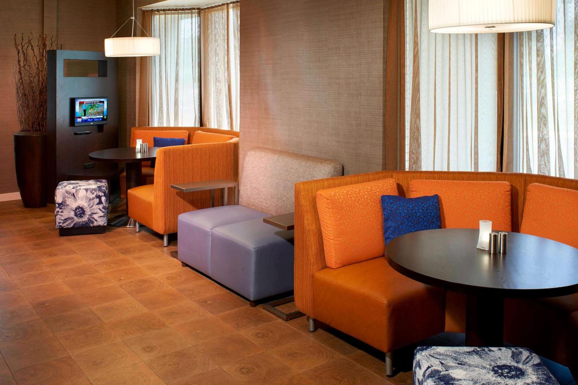 Sonesta Select Detroit Novi photo 12