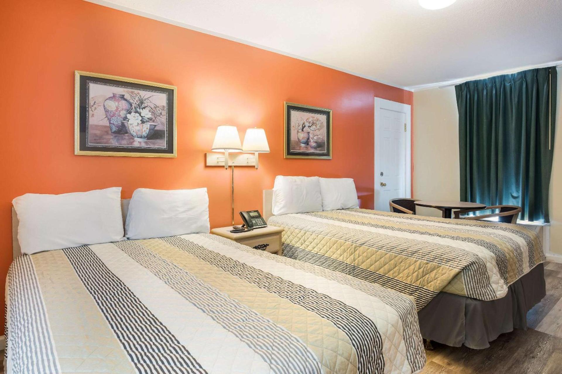 Rodeway Inn Cecil photo 21