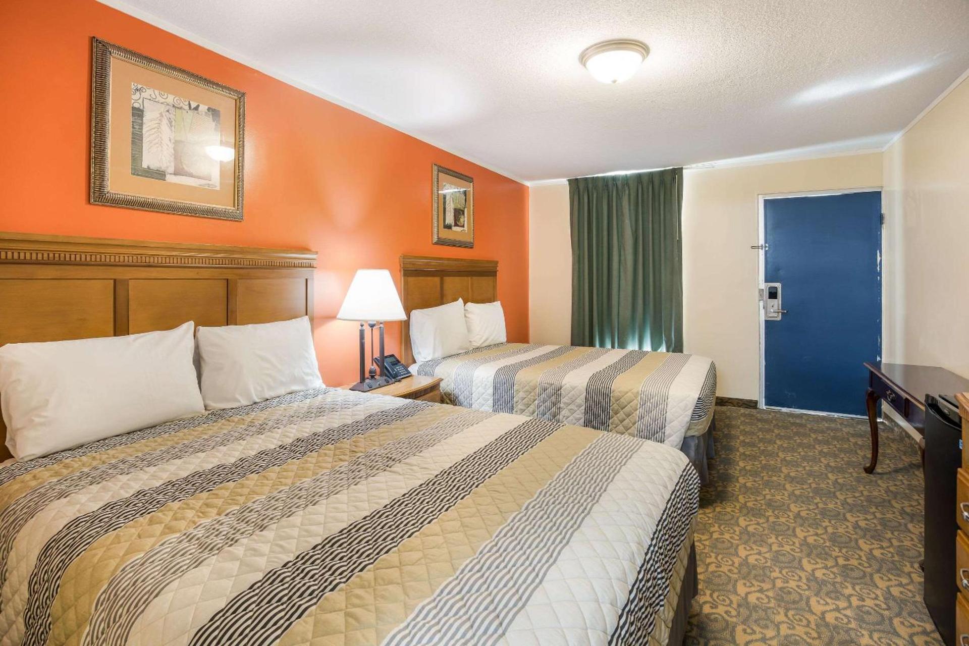 Rodeway Inn Cecil photo 27