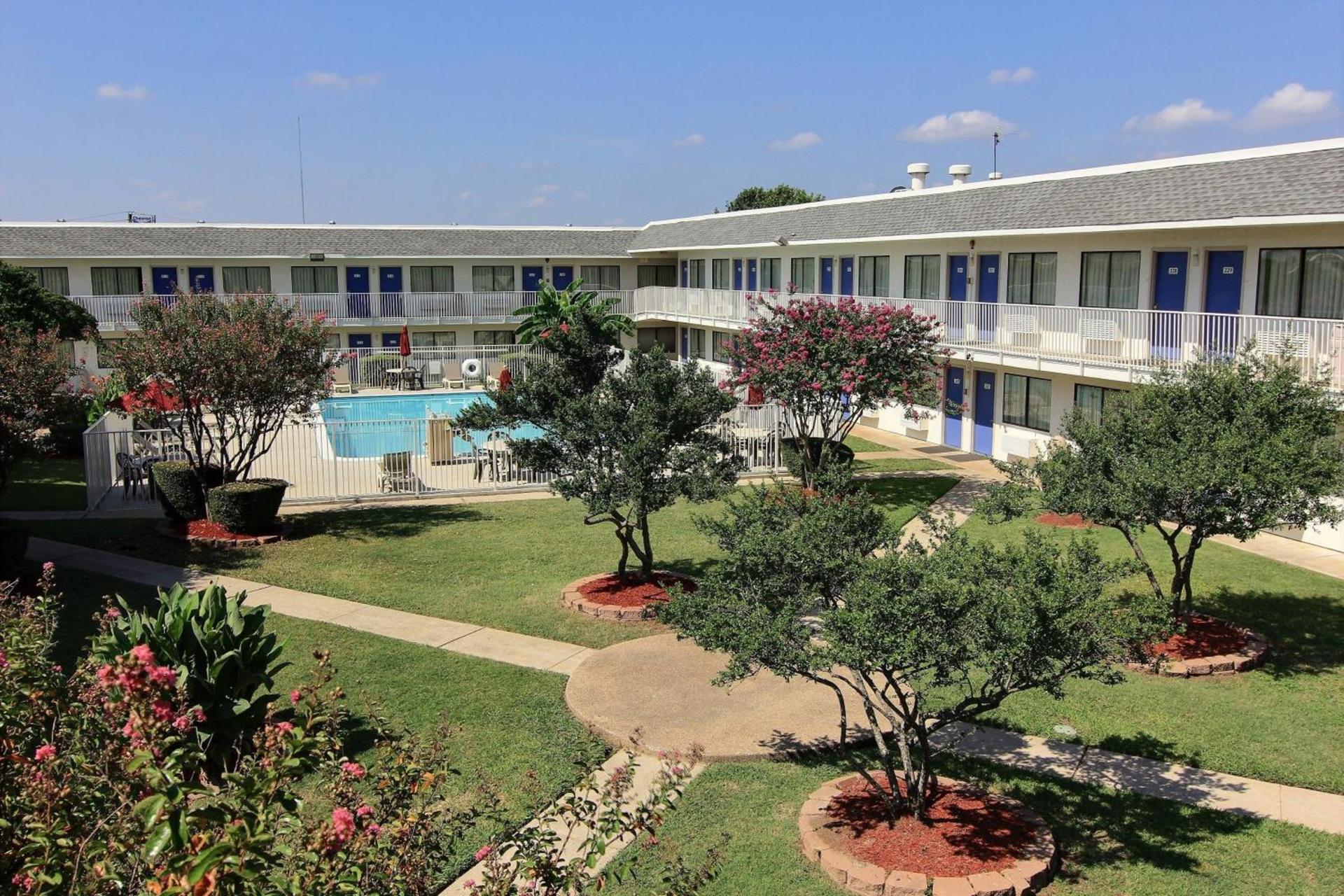 Motel 6-Austin, TX - North photo 25