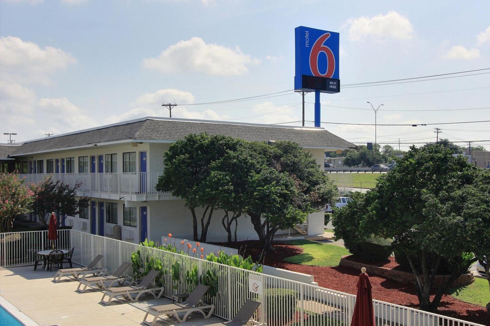 Motel 6-Austin, TX - North photo 24