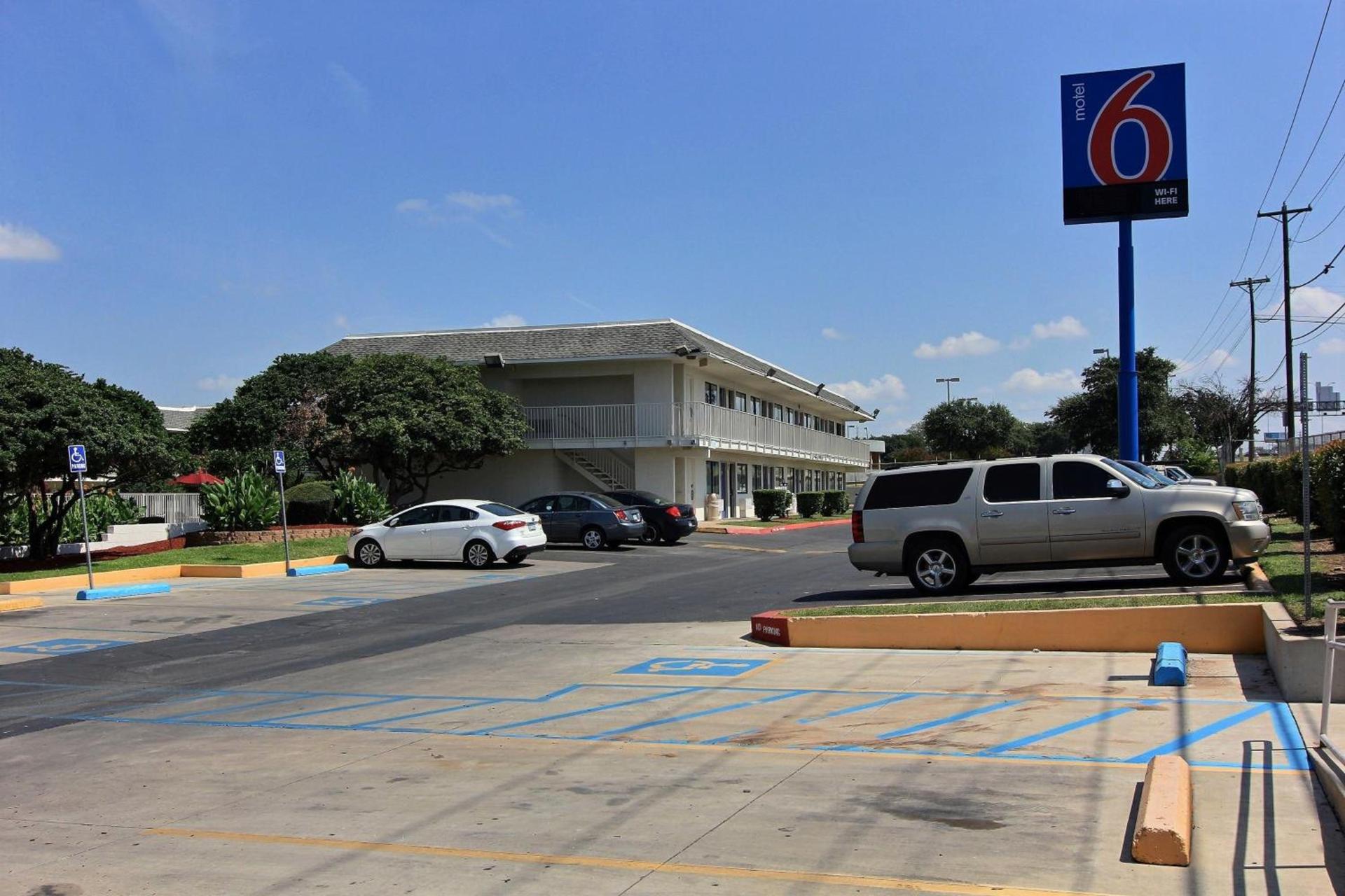Motel 6-Austin, TX - North photo 32