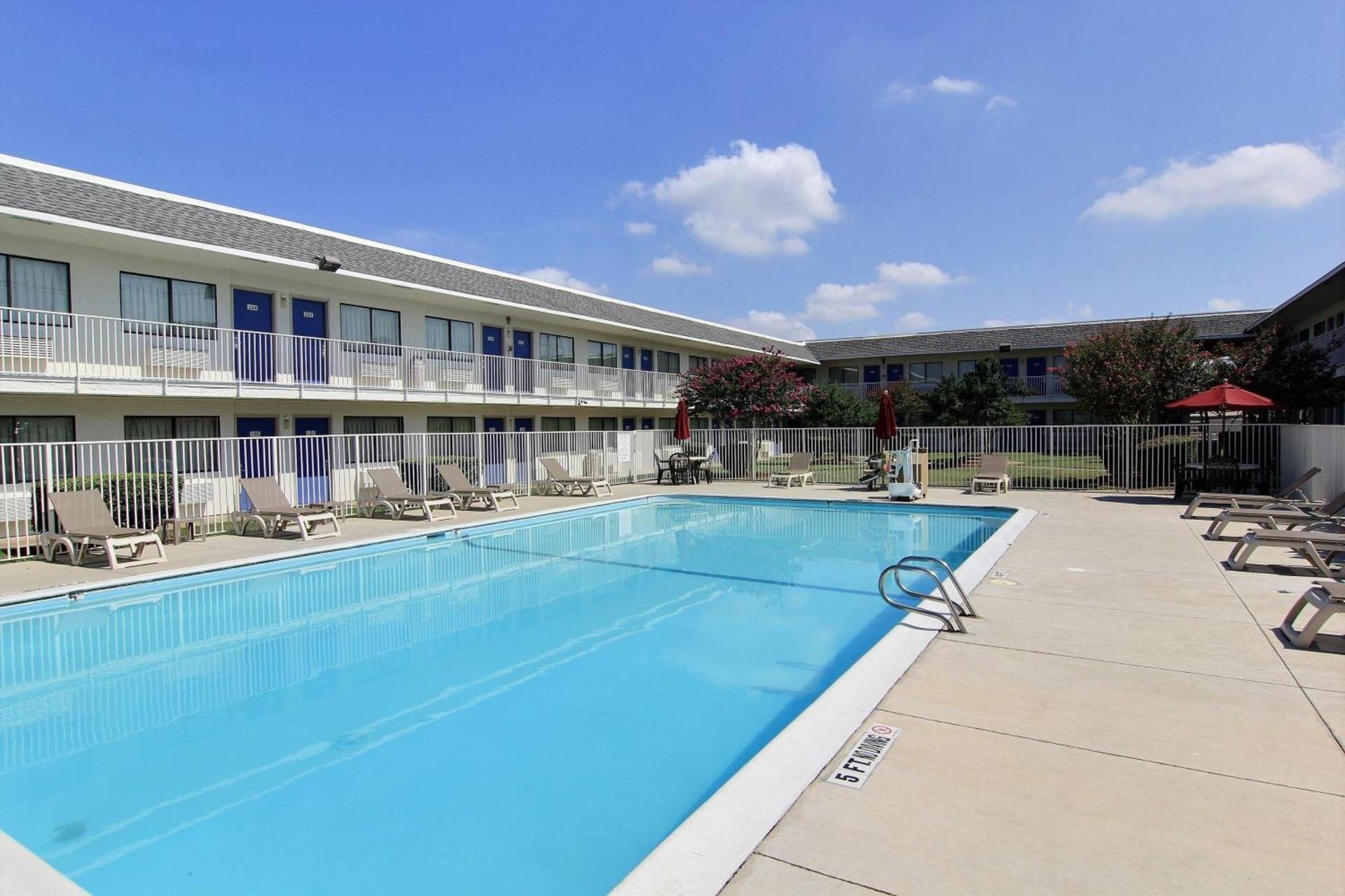 Motel 6-Austin, TX - North photo 30