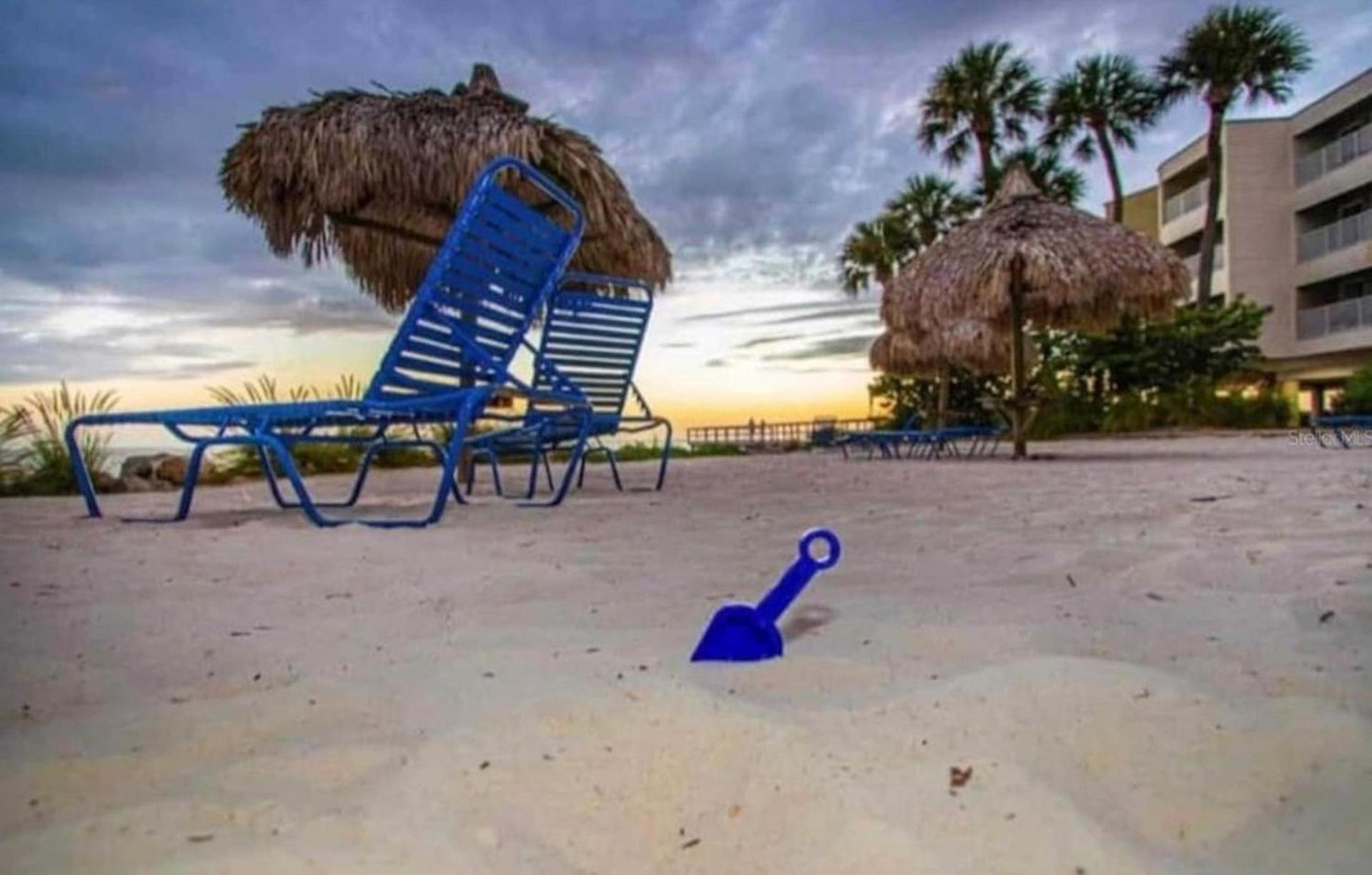 2 Bed Condo with Balcony Facing Pool and Sunsets! photo 14