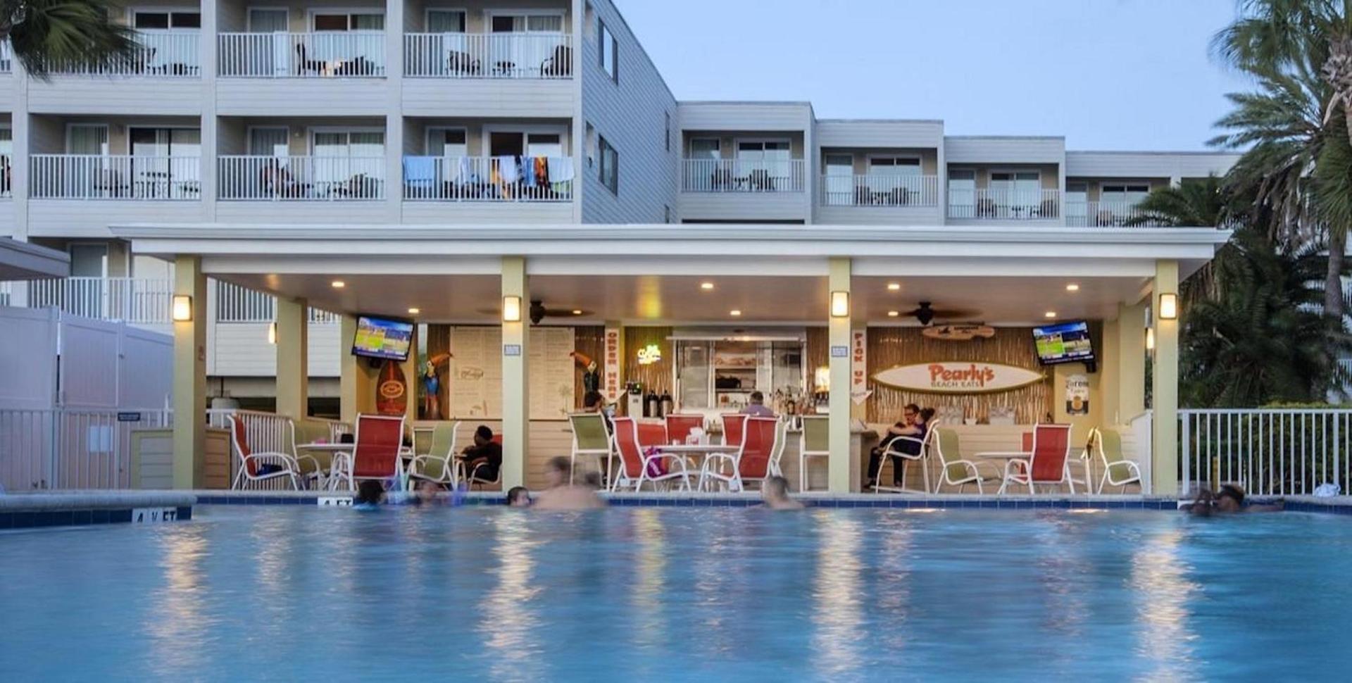 2 Bed Condo with Balcony Facing Pool and Sunsets! photo 3