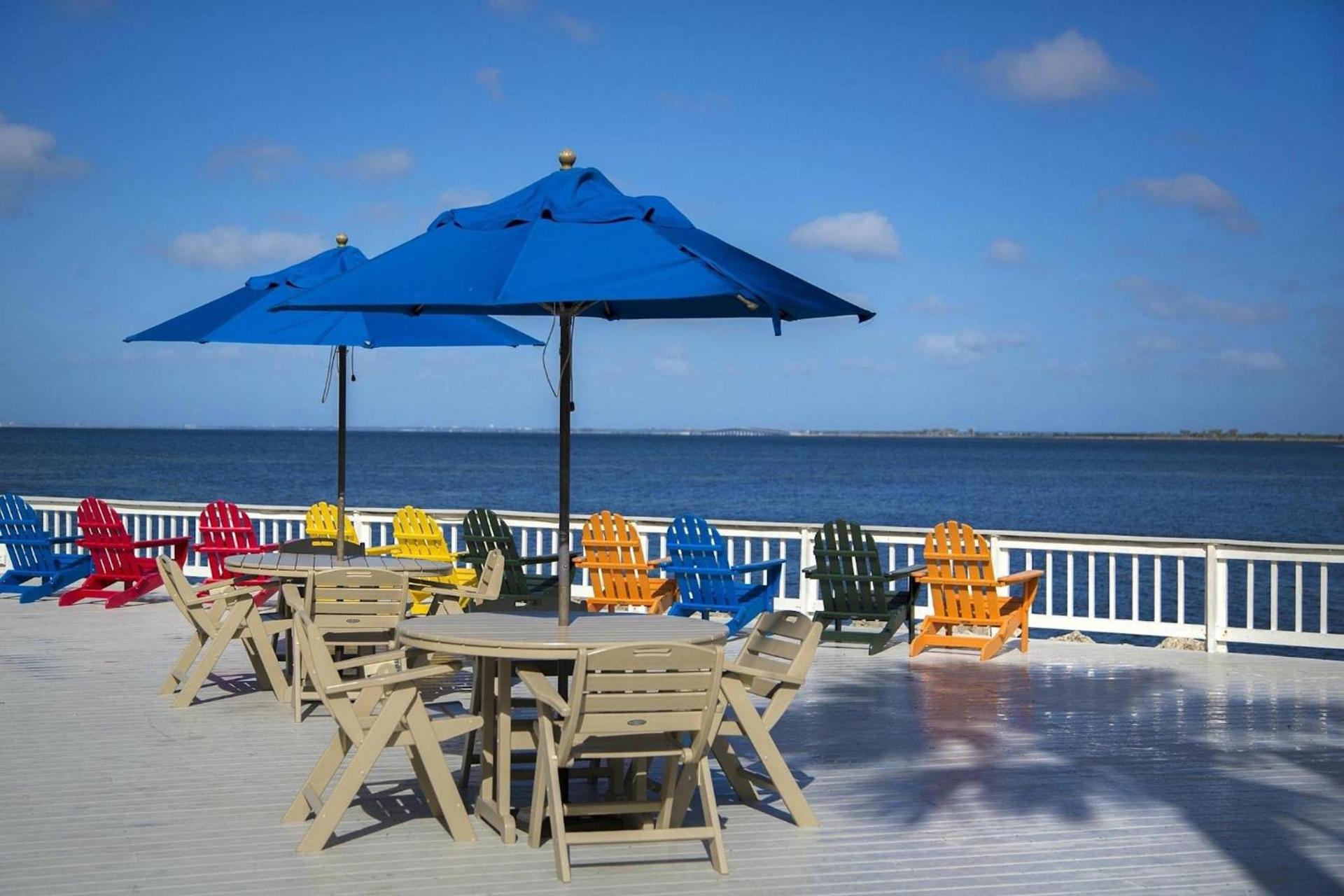 2 Bed Condo with Balcony Facing Pool and Sunsets! photo 25