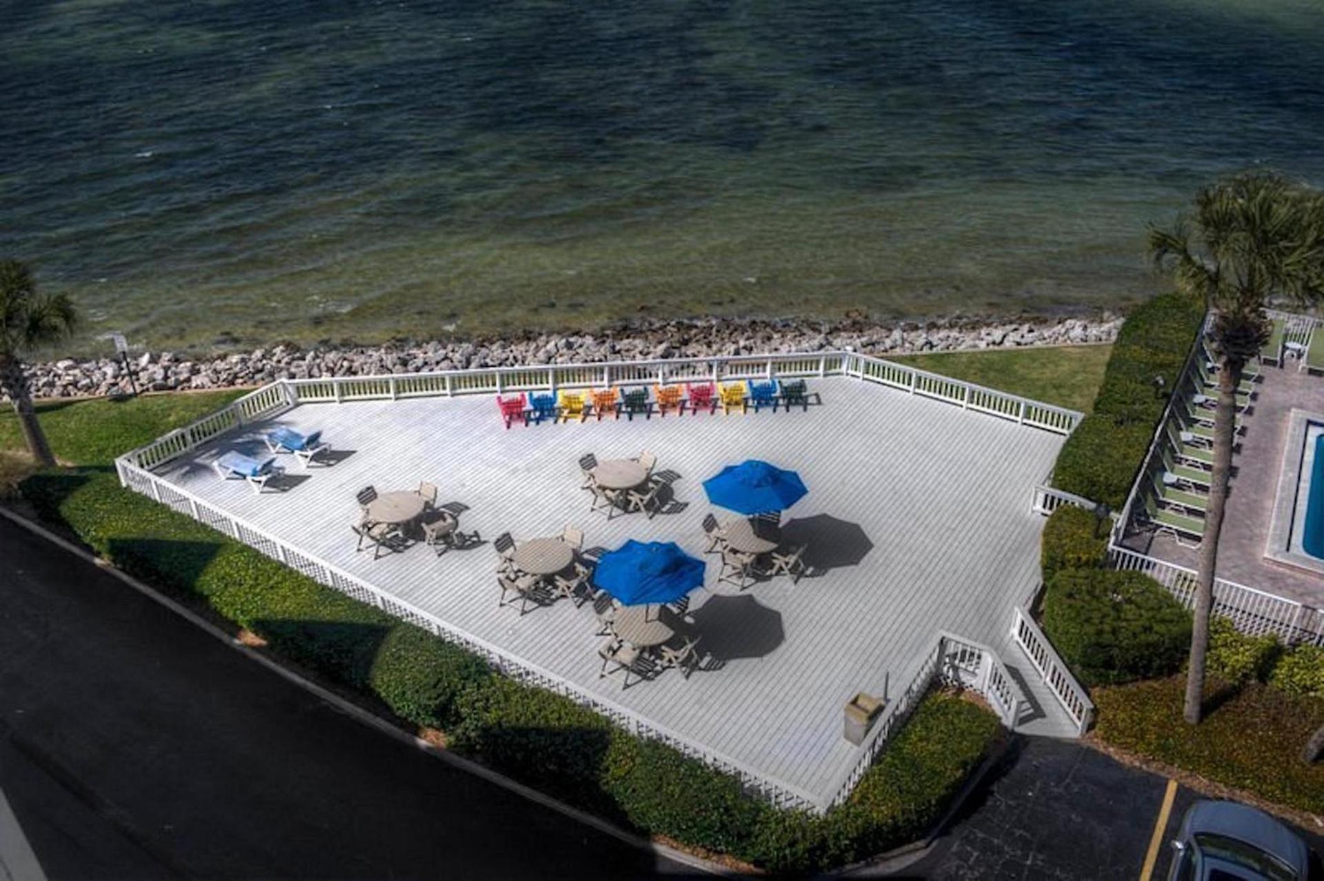2 Bed Condo with Balcony Facing Pool and Sunsets! photo 6