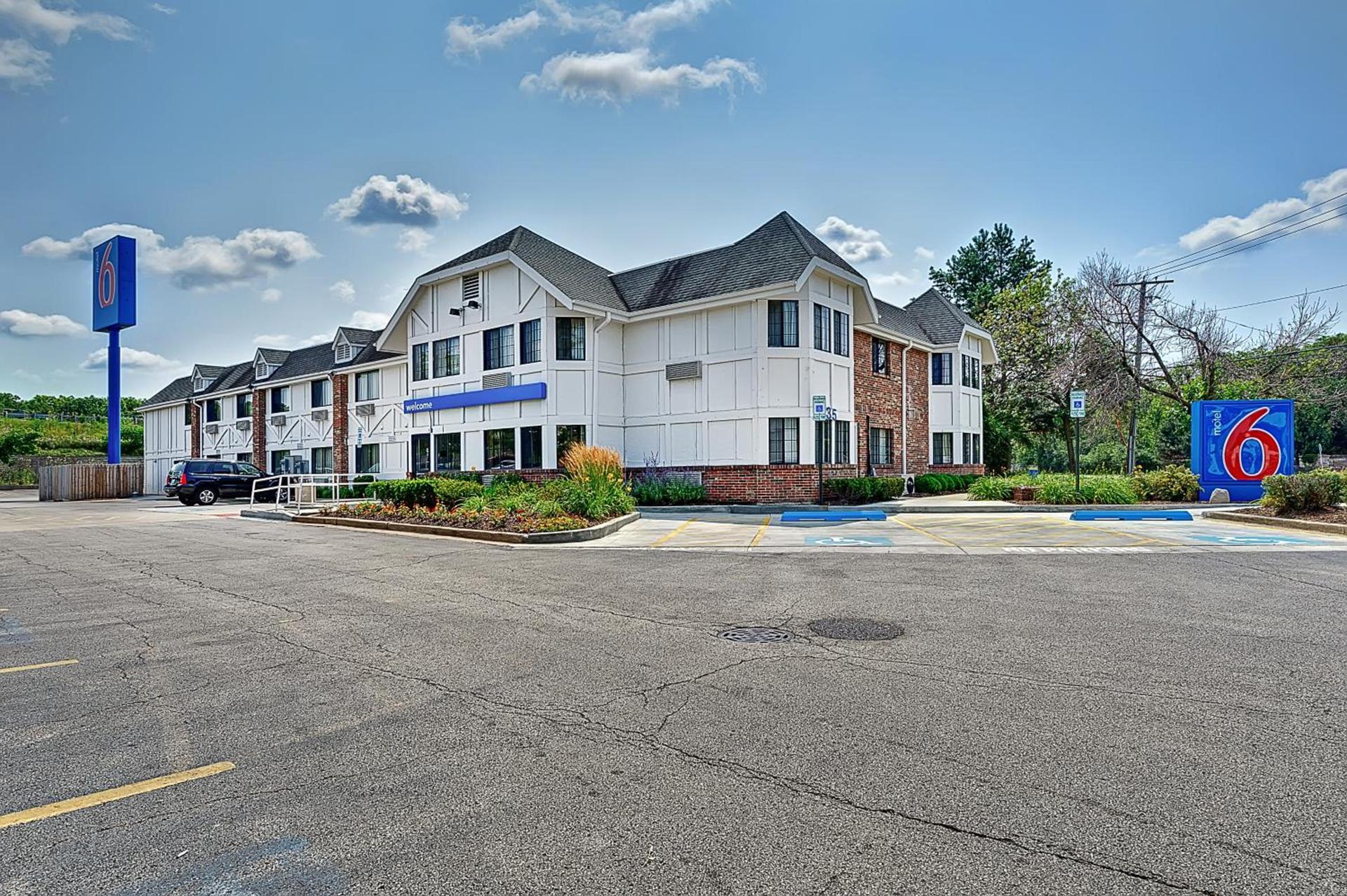 Motel 6-Glenview, IL - Chicago North photo 31