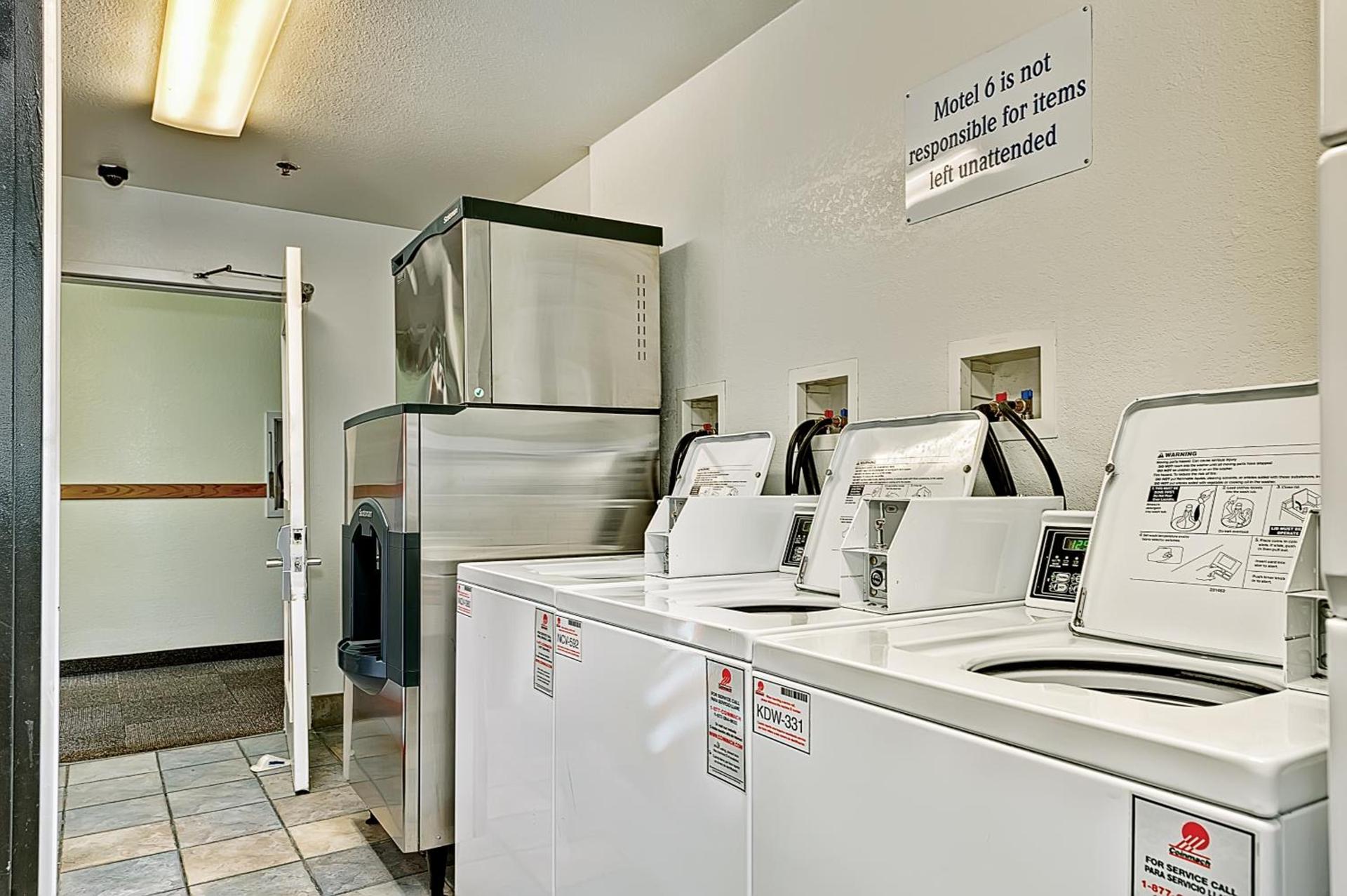 Motel 6-Glenview, IL - Chicago North photo 23