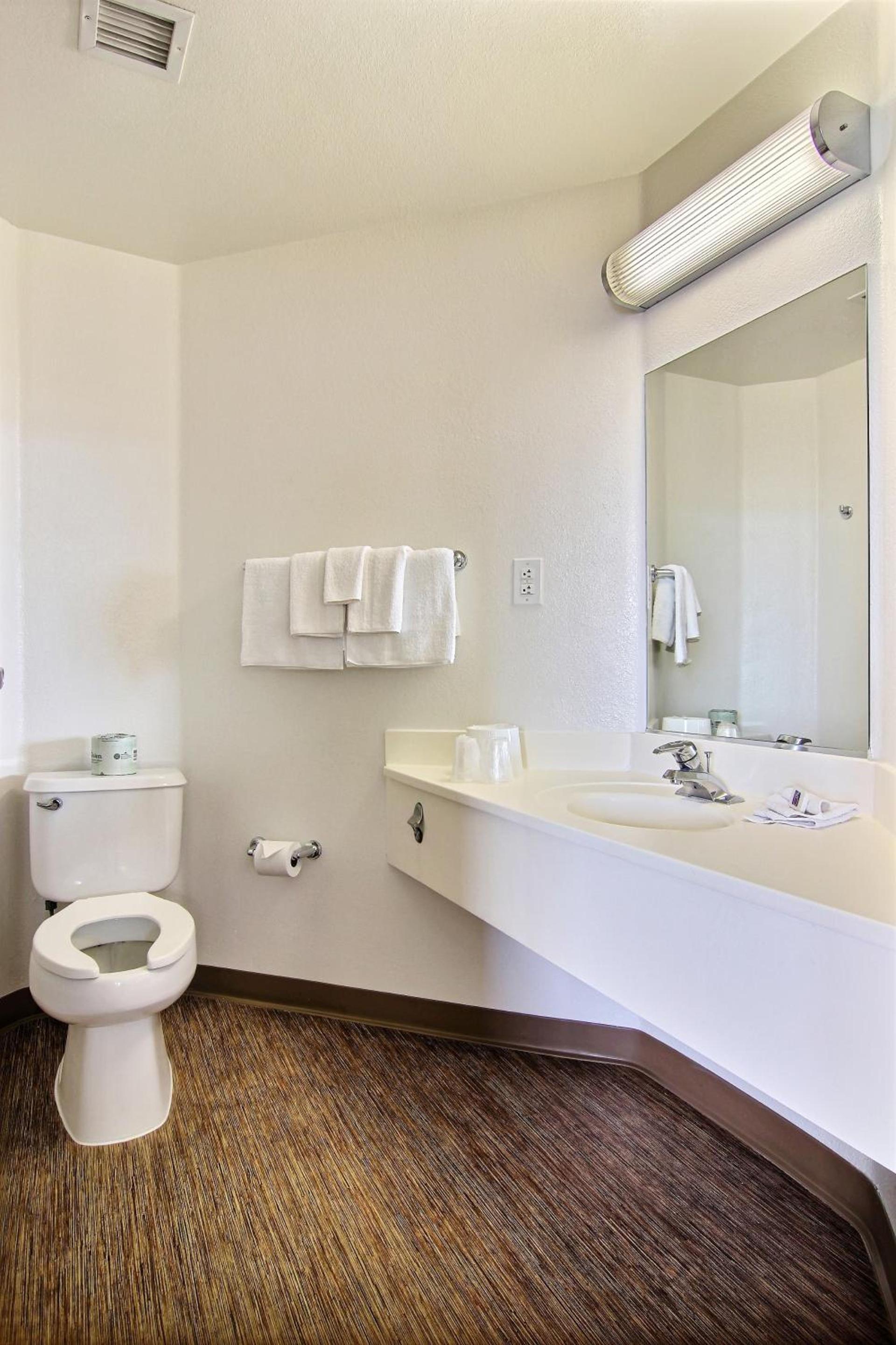 Motel 6-Albuquerque, NM - North photo 29