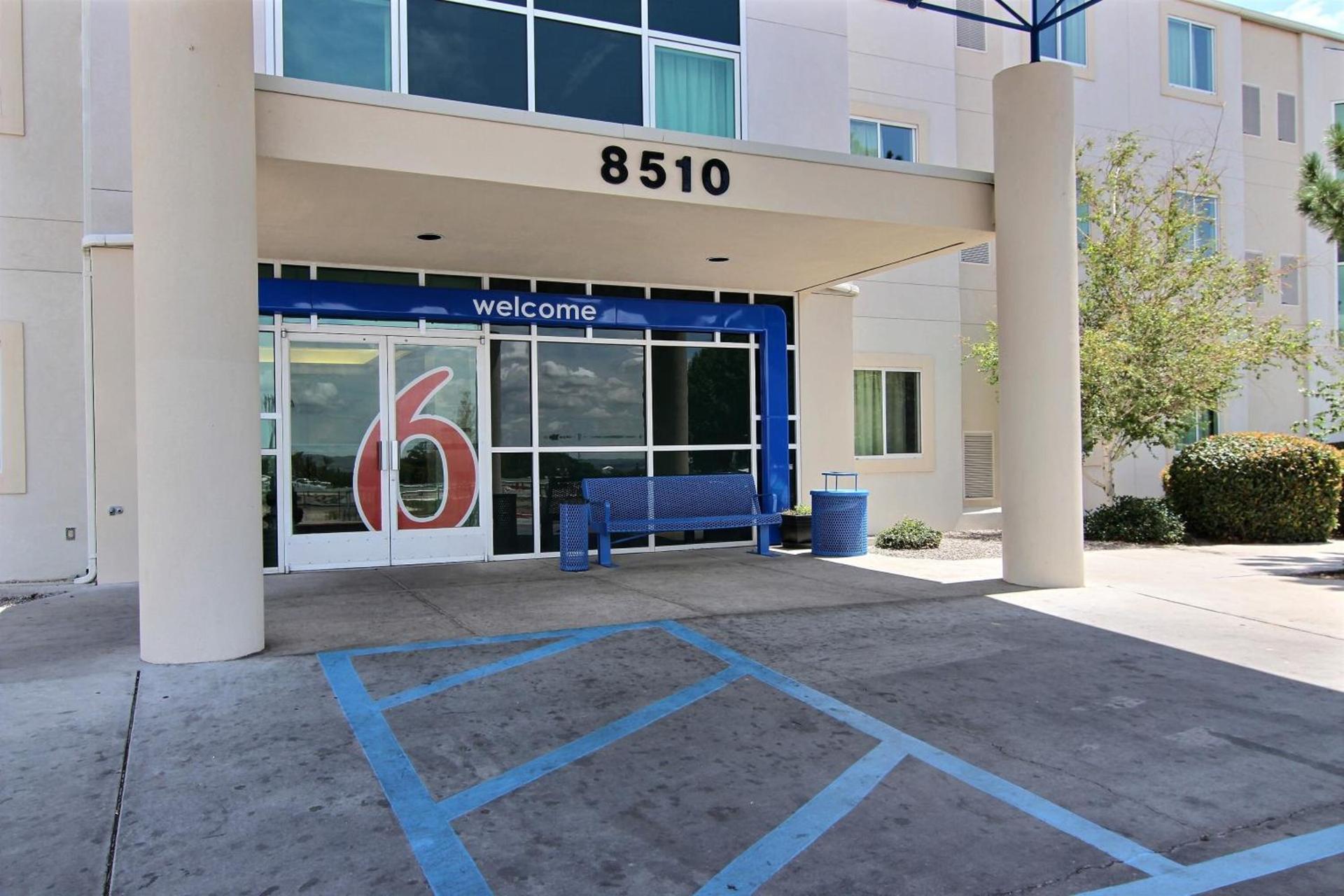 Motel 6-Albuquerque, NM - North photo 7