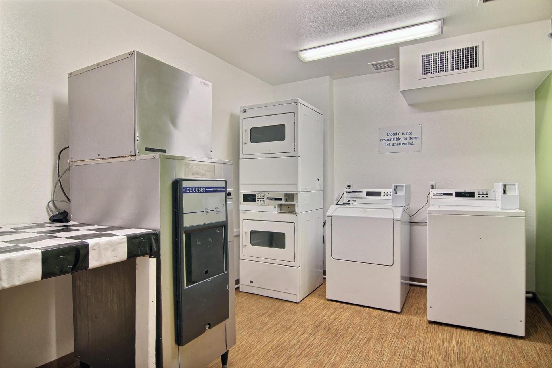 Motel 6-Albuquerque, NM - North photo 30