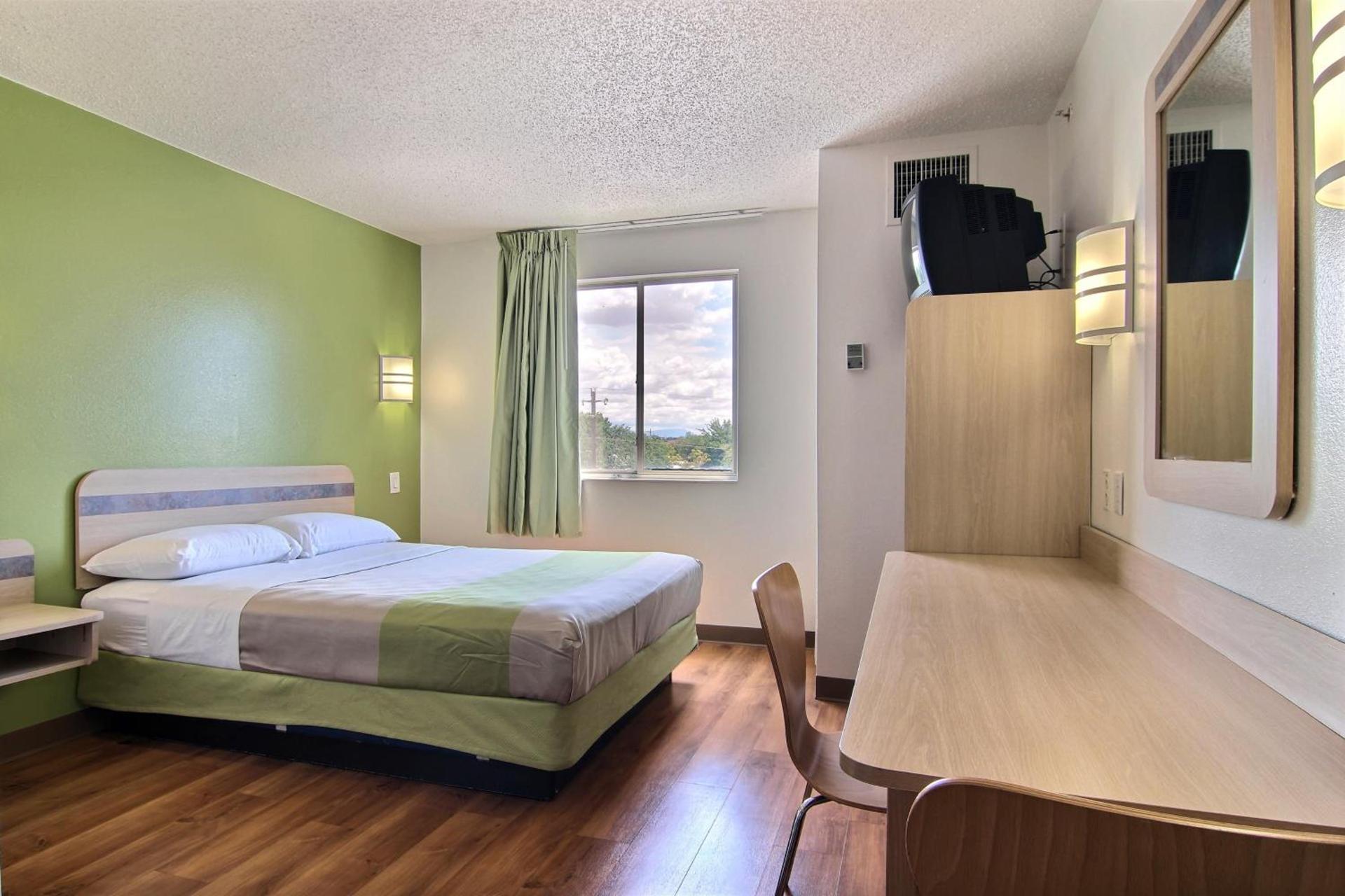 Motel 6-Albuquerque, NM - North photo 22