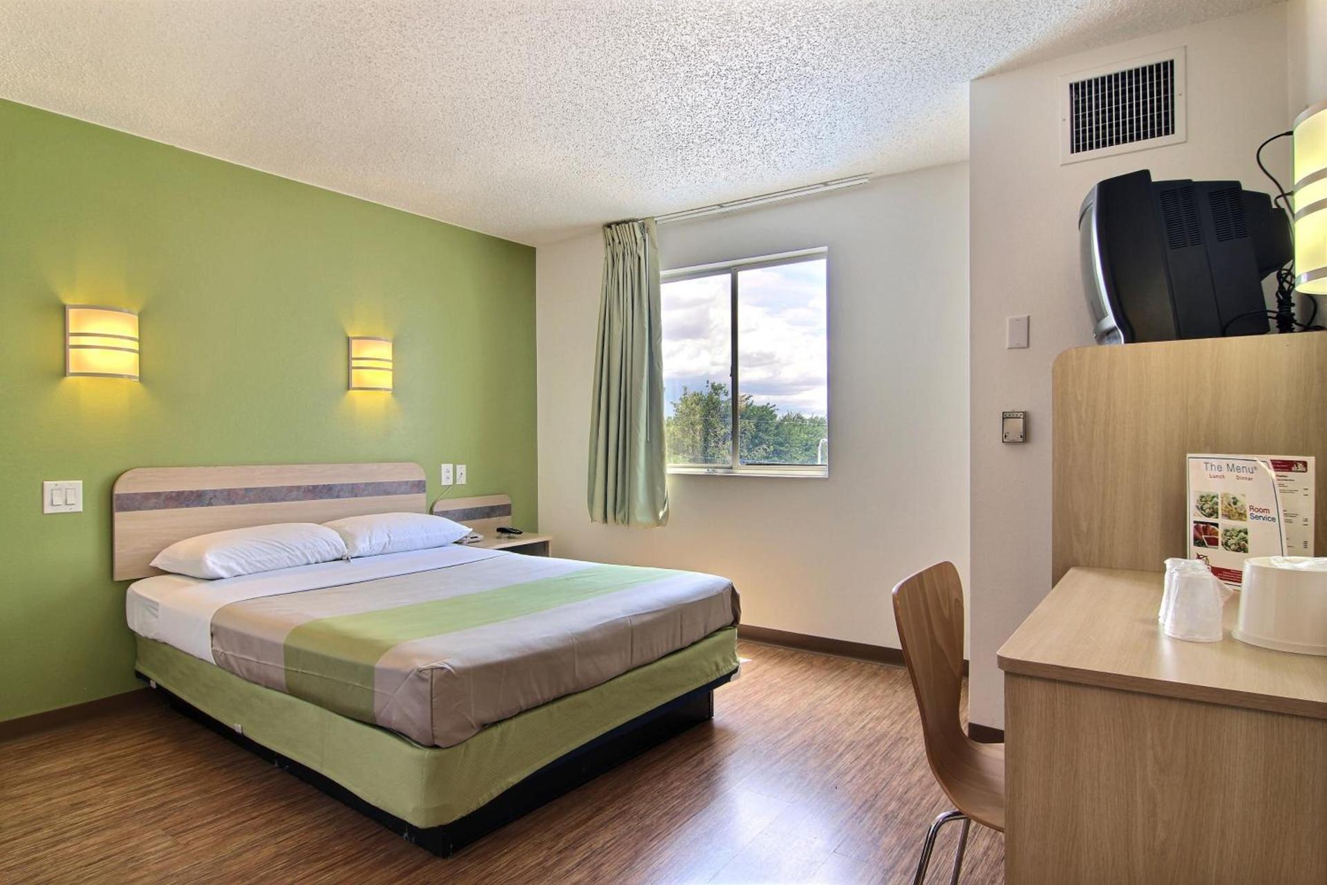 Motel 6-Albuquerque, NM - North photo 24