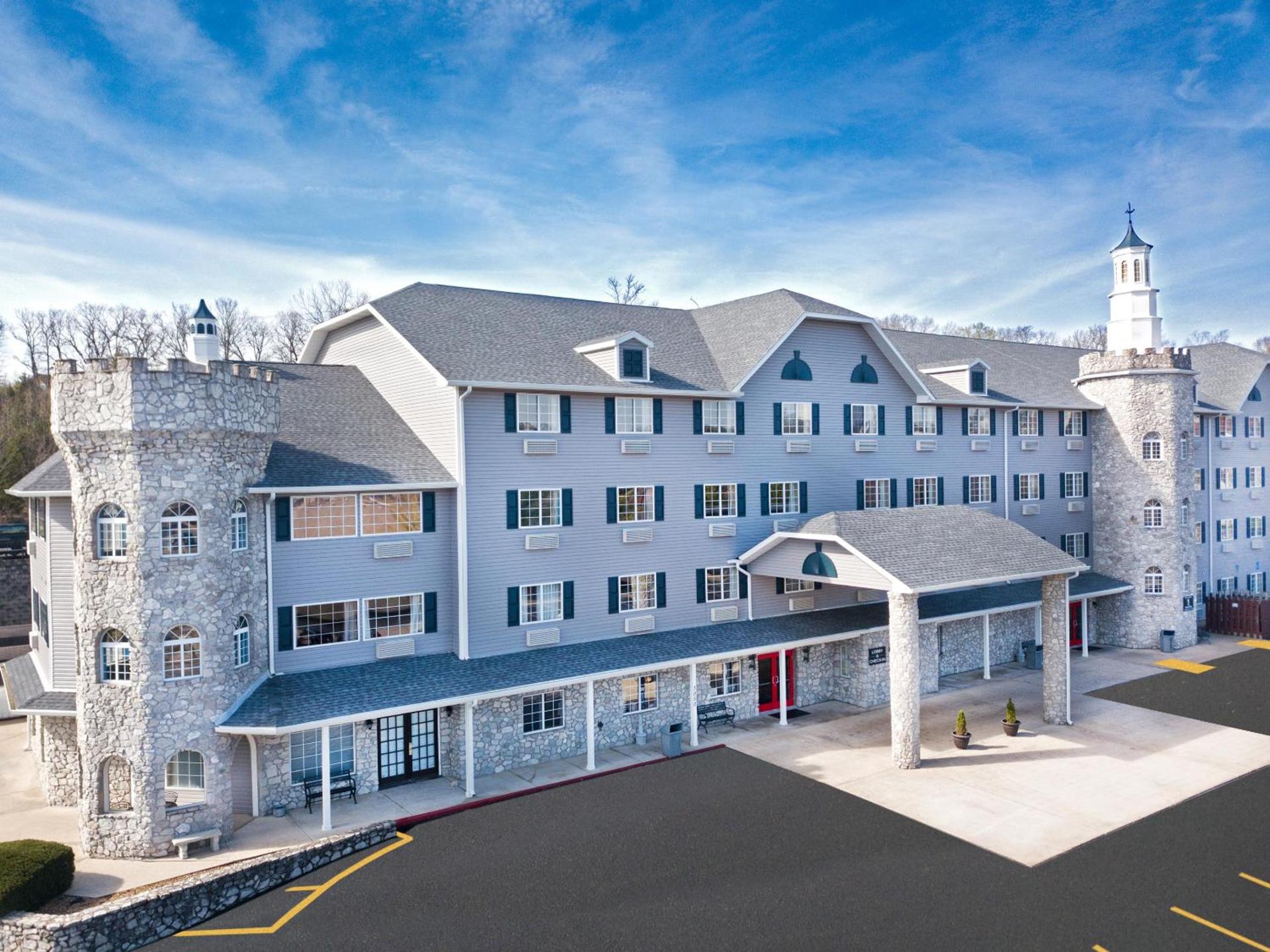 The Stone Castle Hotel & Conference Center — hotel in Branson