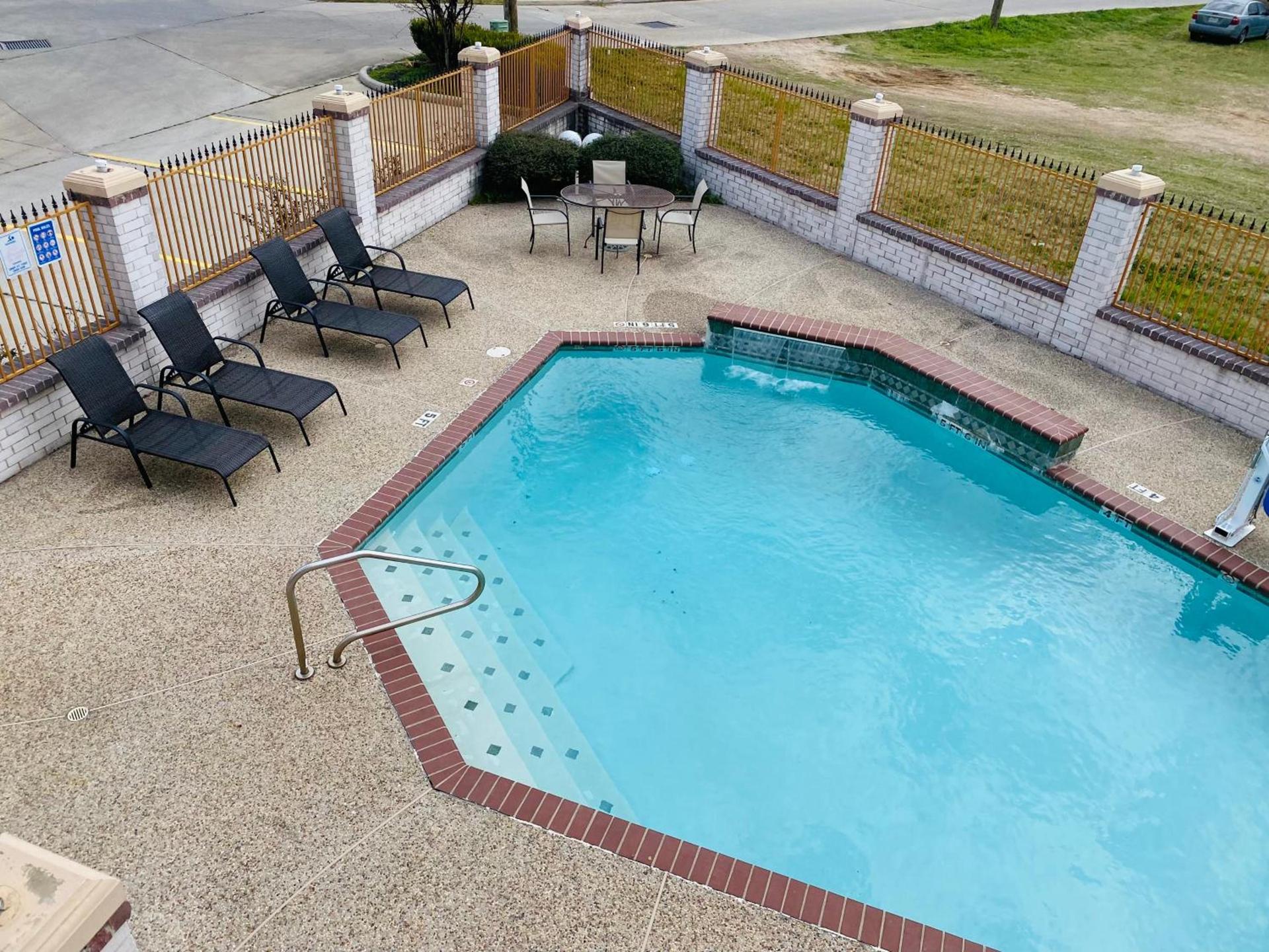 Magnolia Inn and Suites photo 10