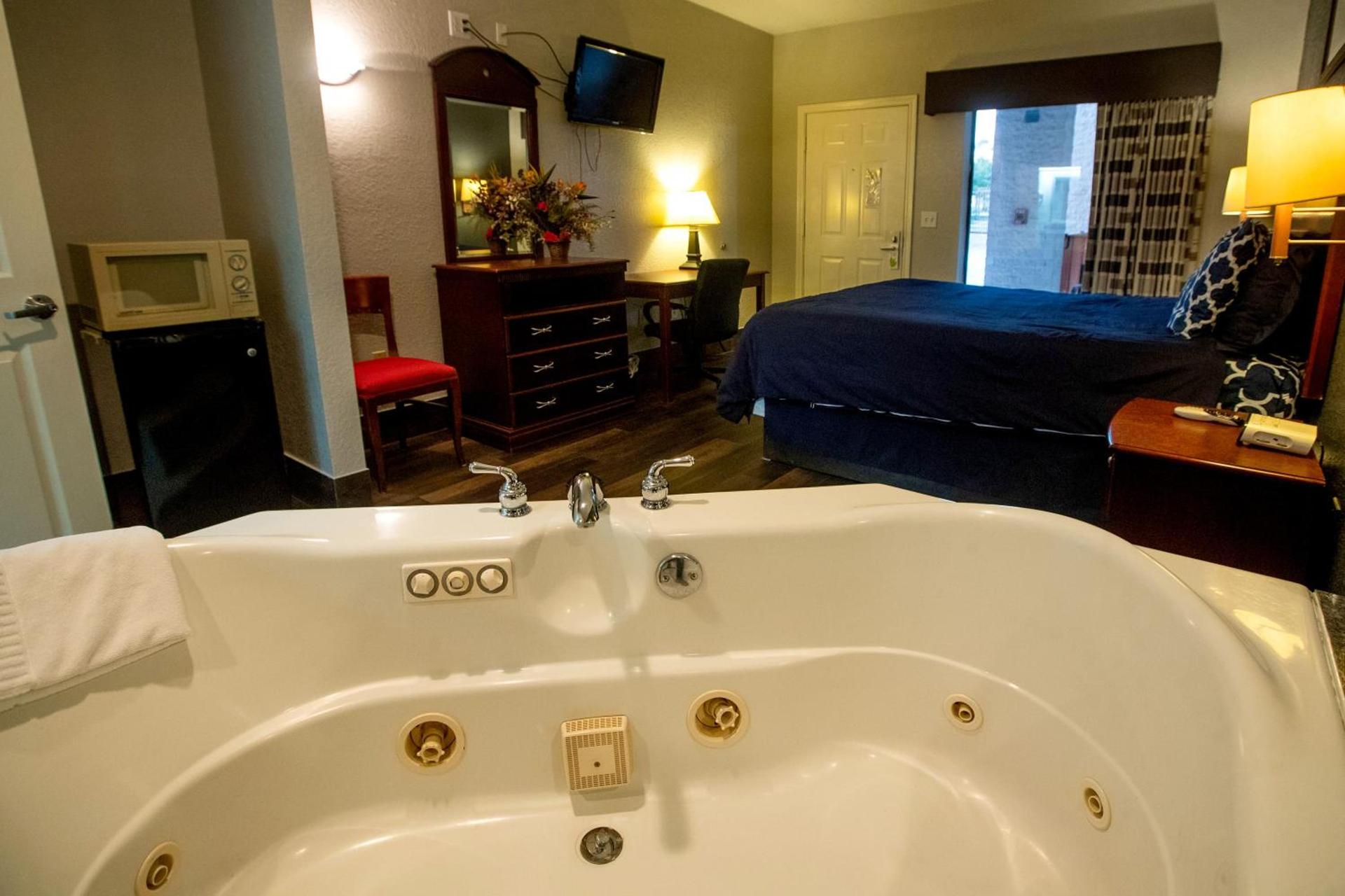 Magnolia Inn and Suites photo 27