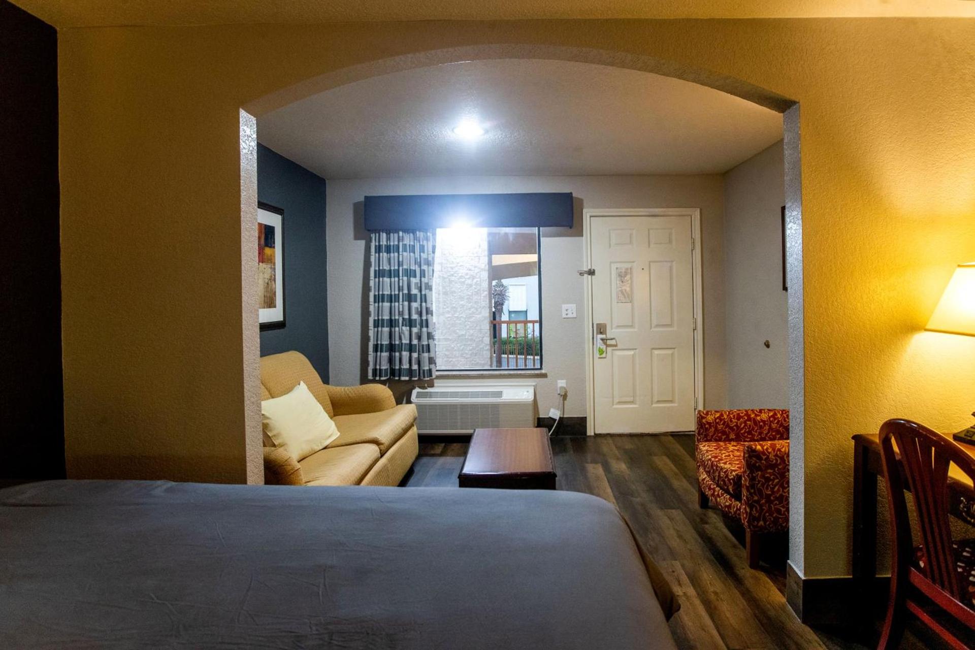 Magnolia Inn and Suites photo 26
