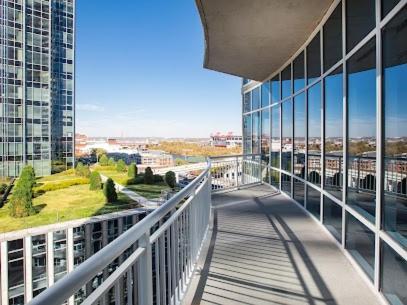 Placemakr Premier SoBro photo 10