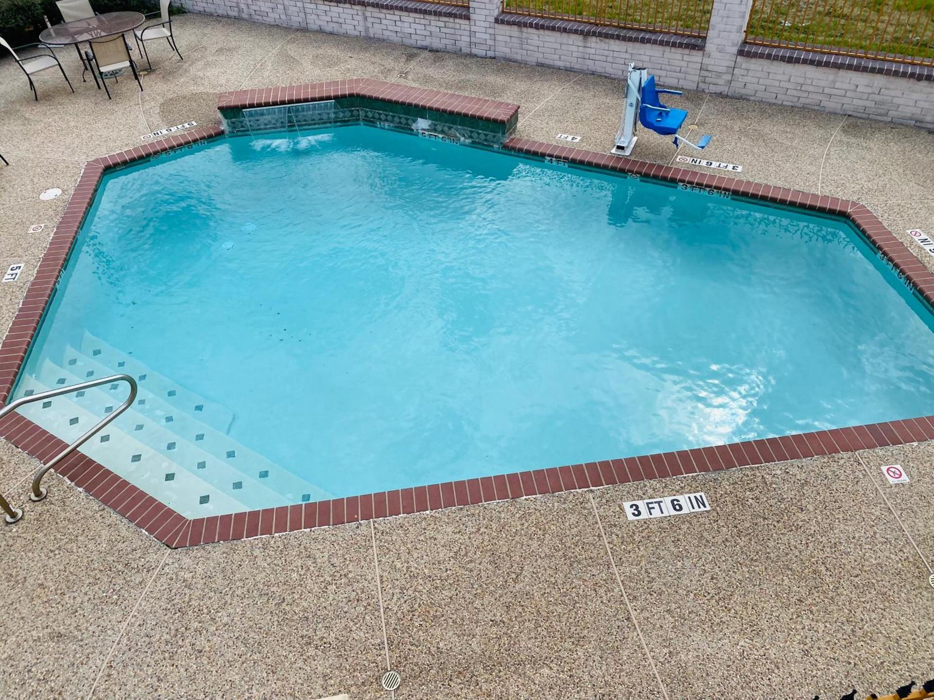 Magnolia Inn and Suites photo 11