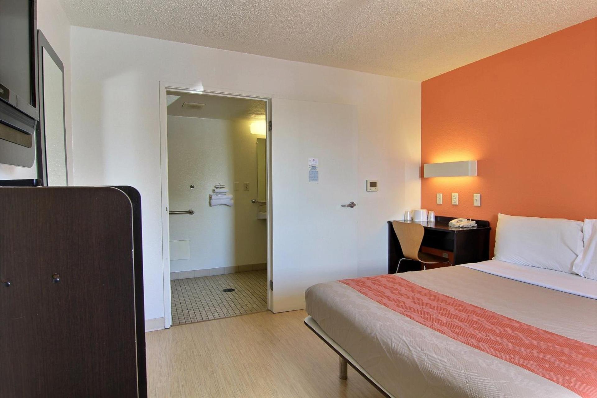 Motel 6-Austin, TX - North Central photo 29