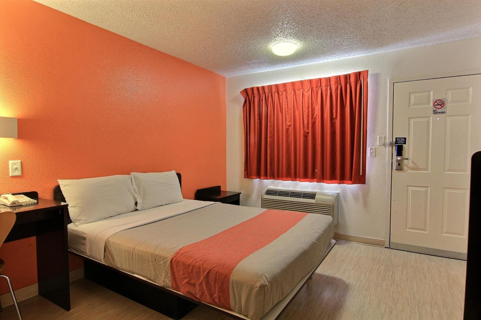 Motel 6-Austin, TX - North Central photo 26