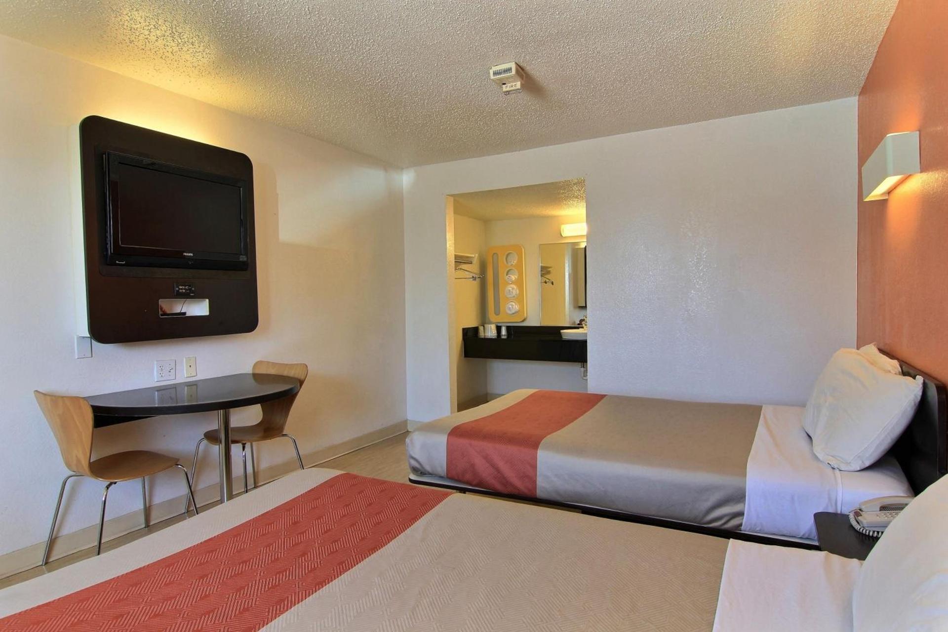 Motel 6-Austin, TX - North Central photo 53