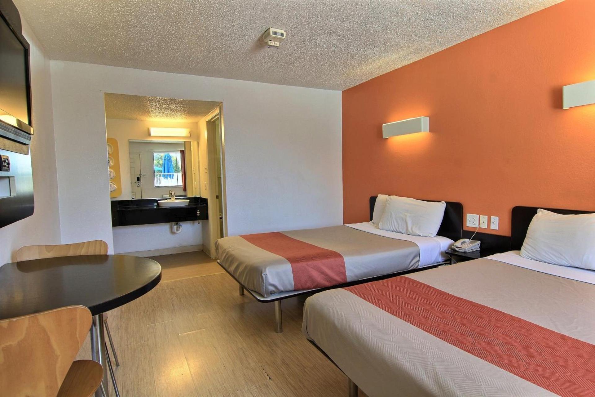 Motel 6-Austin, TX - North Central photo 31