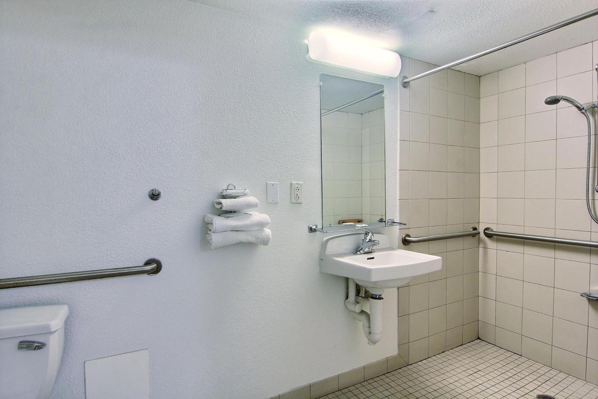 Motel 6-Austin, TX - North Central photo 39