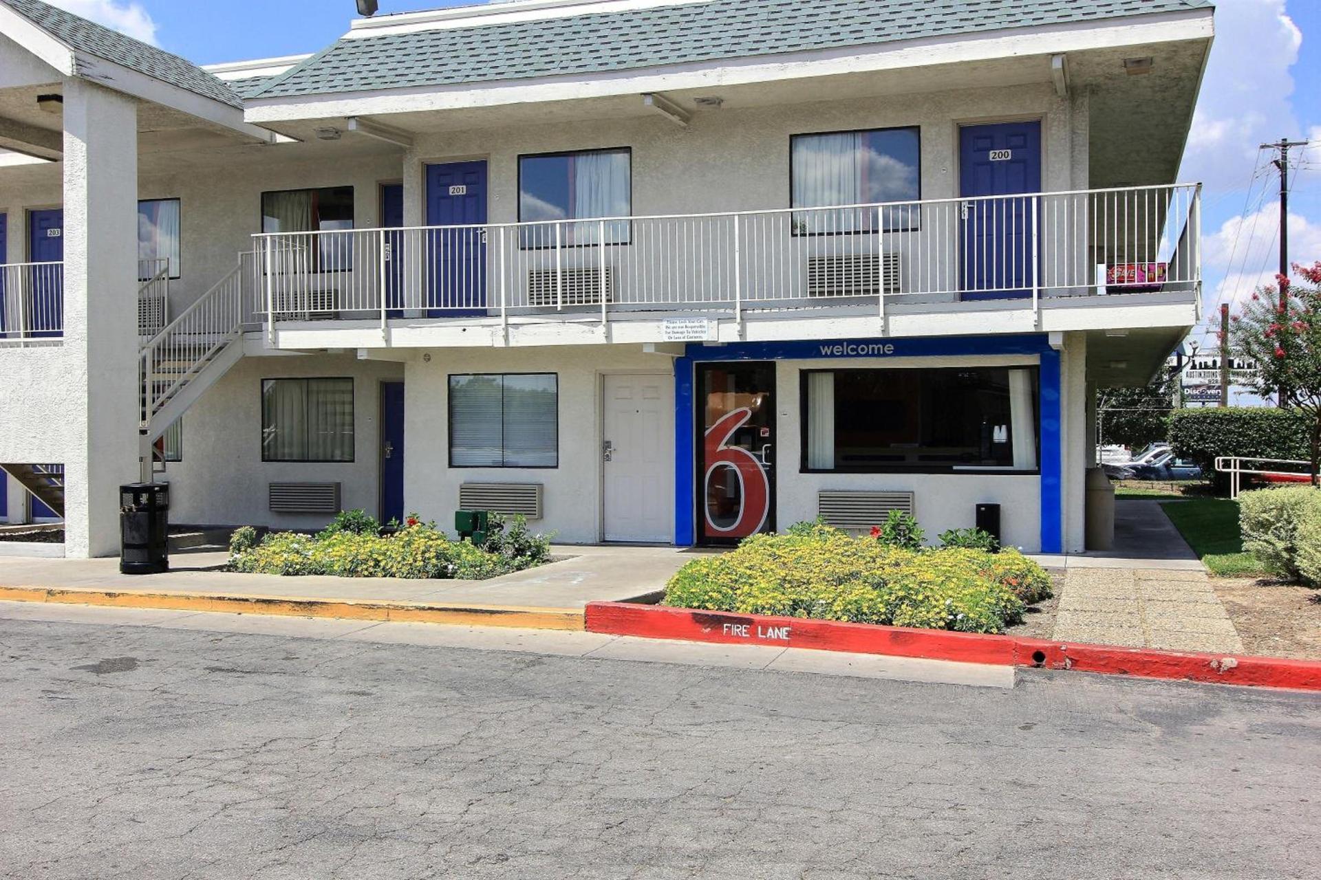 Motel 6-Austin, TX - North Central photo 36