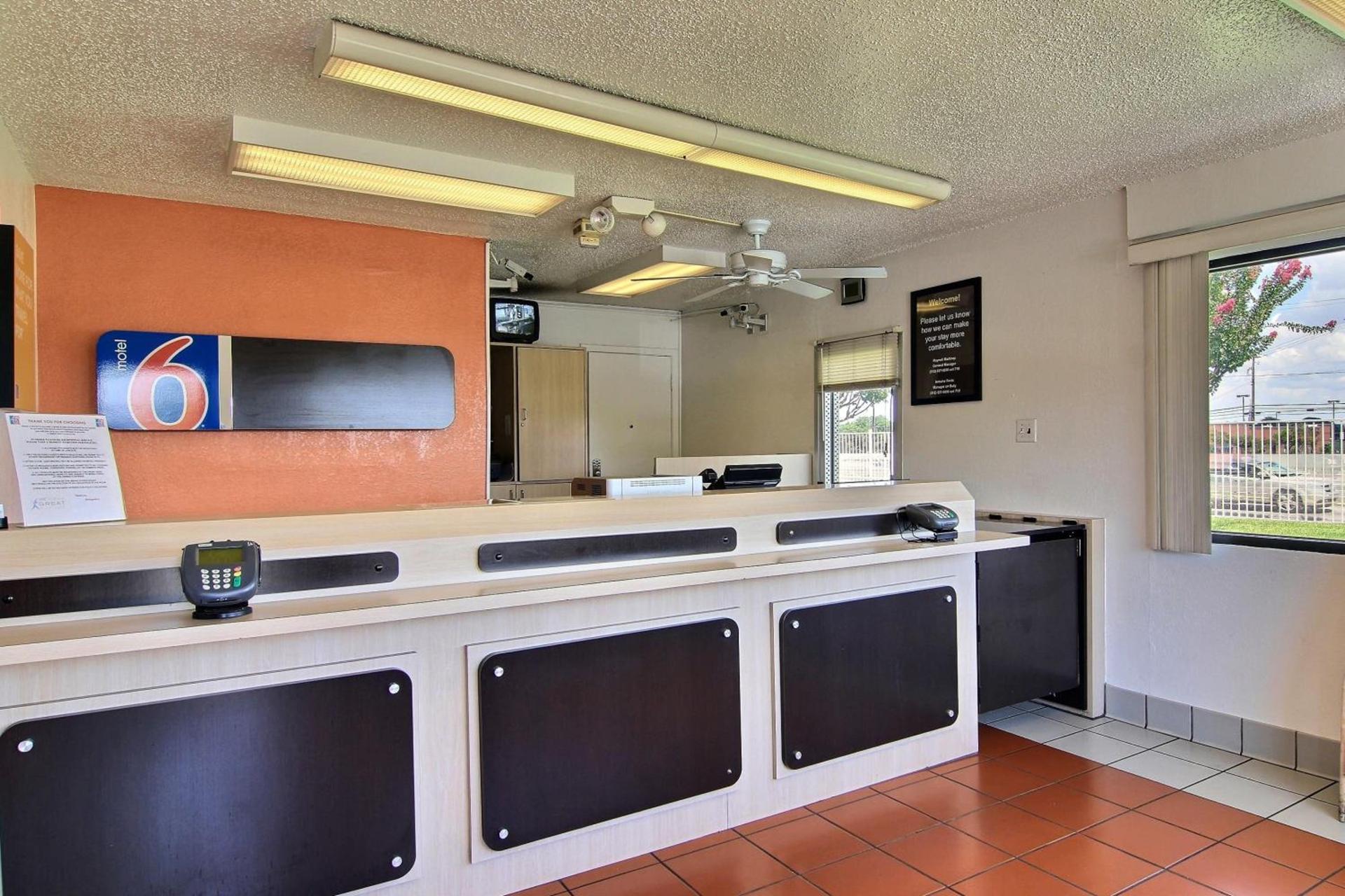 Motel 6-Austin, TX - North Central photo 50