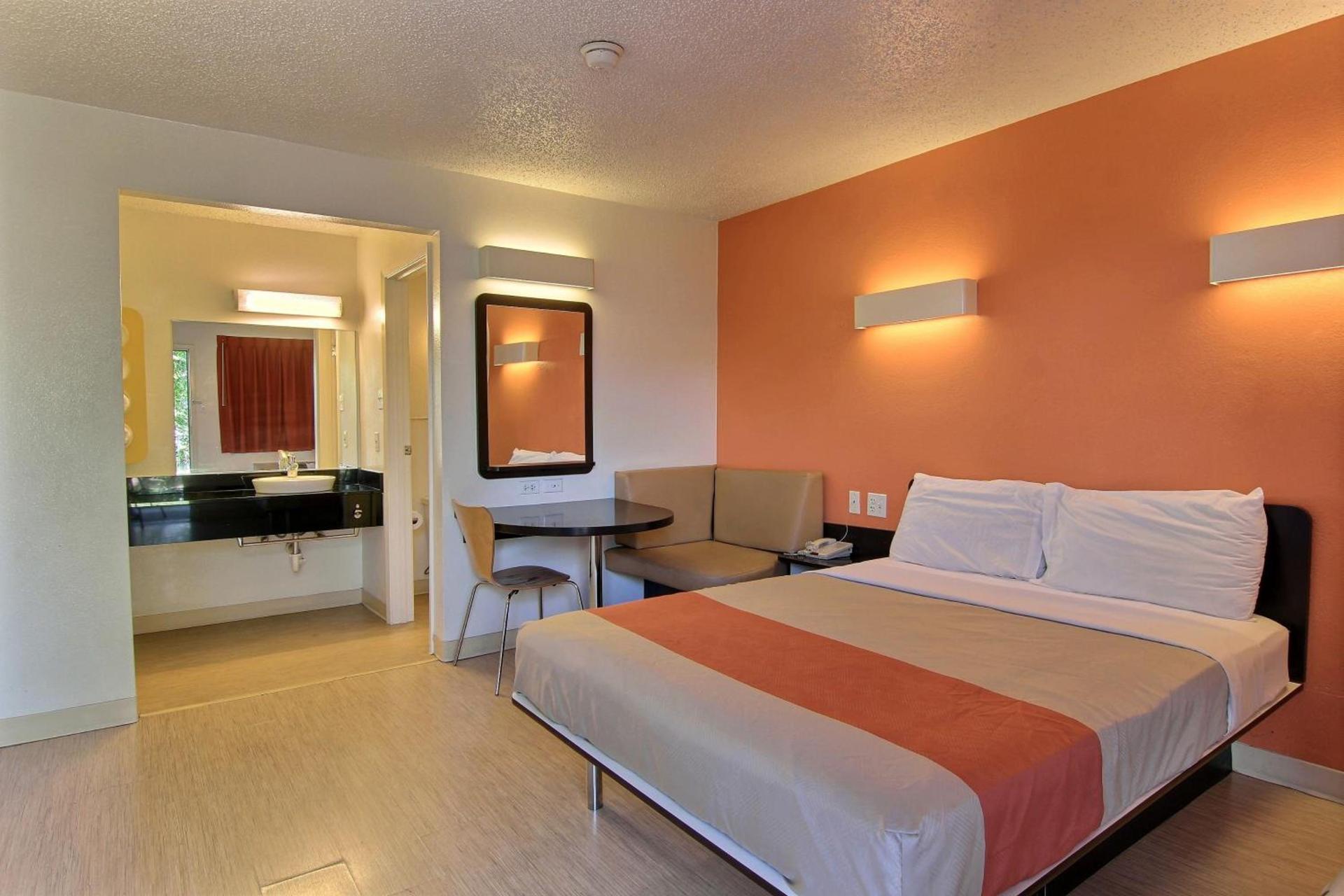Motel 6-Austin, TX - North Central photo 34