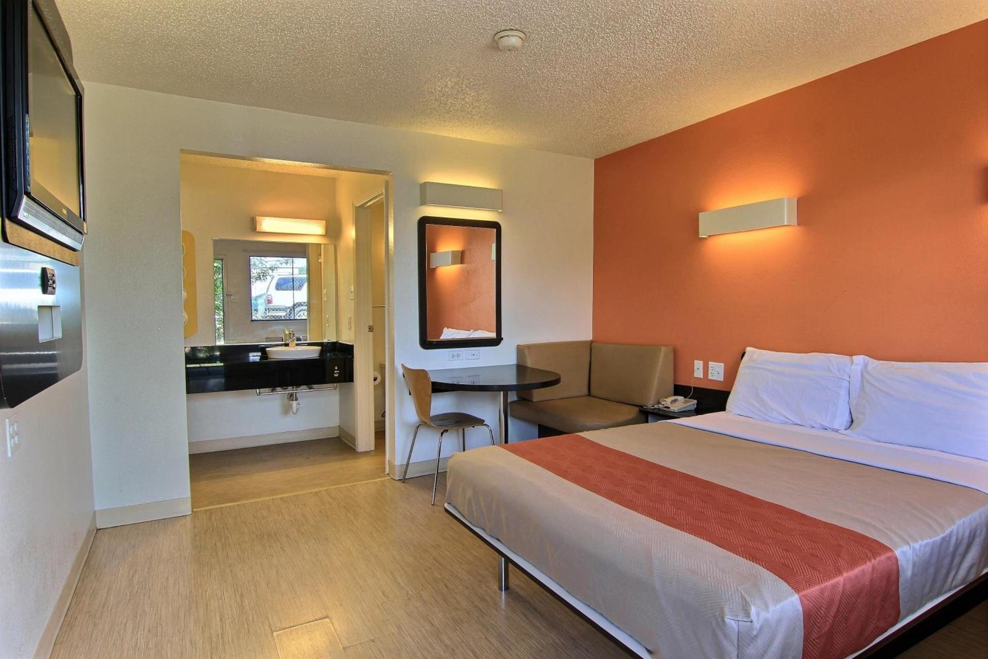 Motel 6-Austin, TX - North Central photo 37