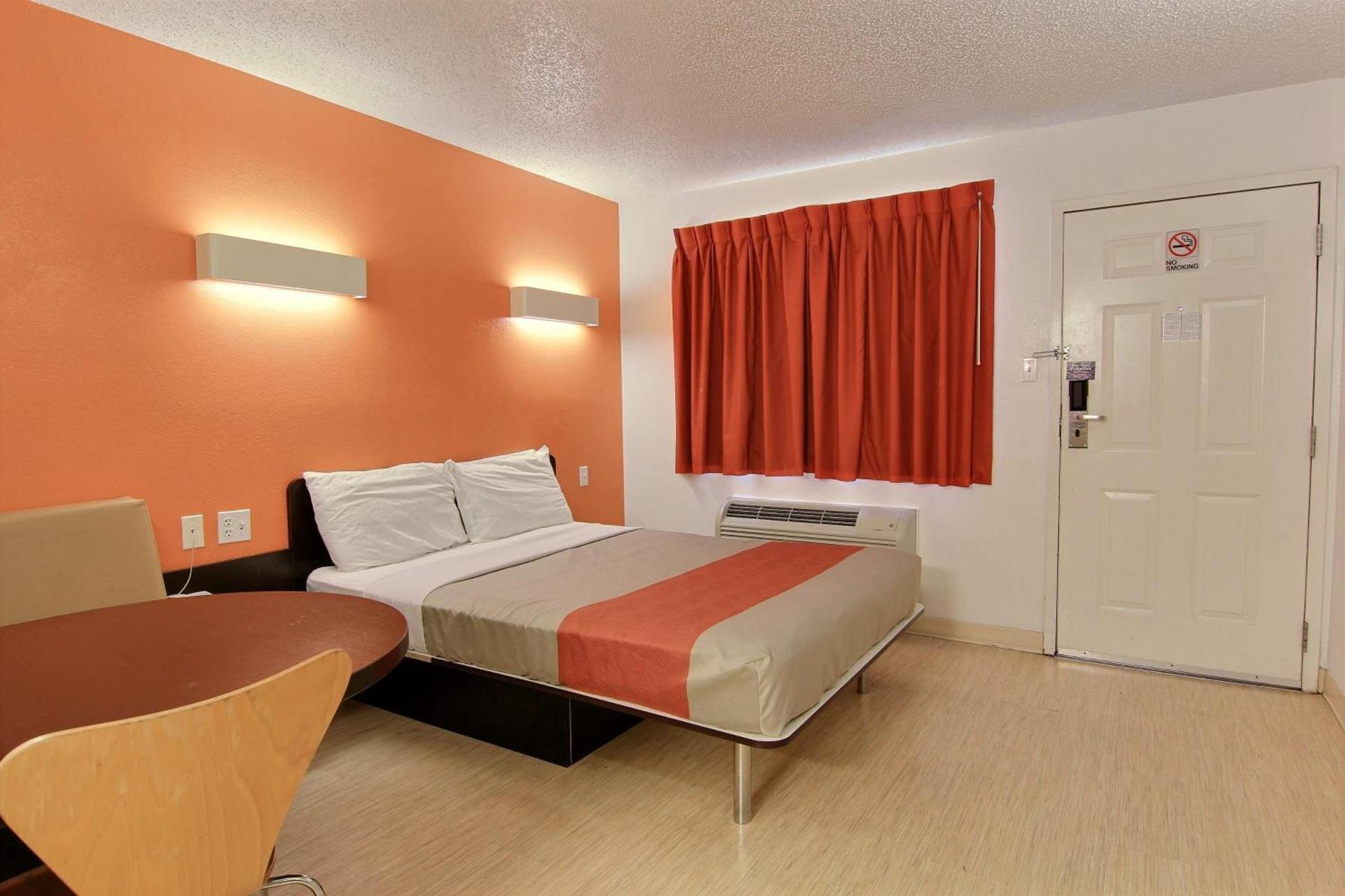 Motel 6-Austin, TX - North Central photo 43