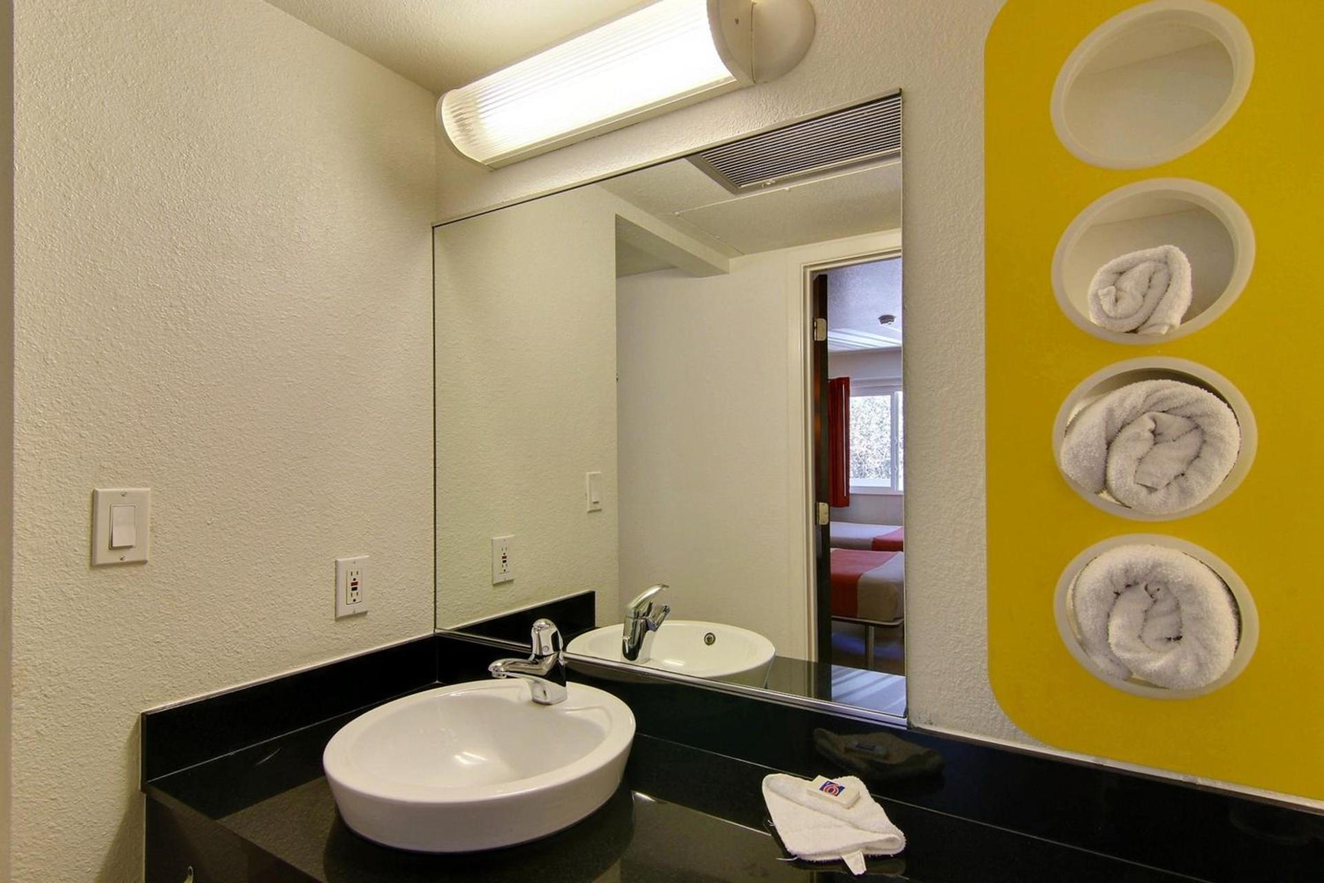 Motel 6-Carpinteria, CA - Santa Barbara - South photo 45