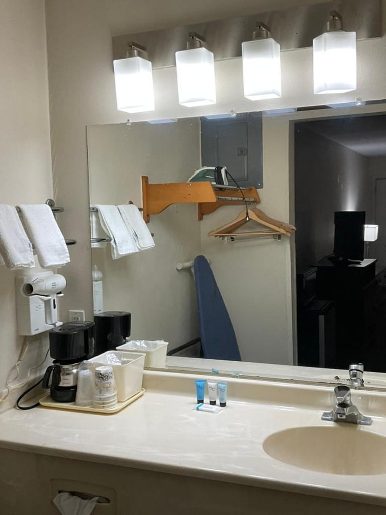 Atlantic Inn photo 22
