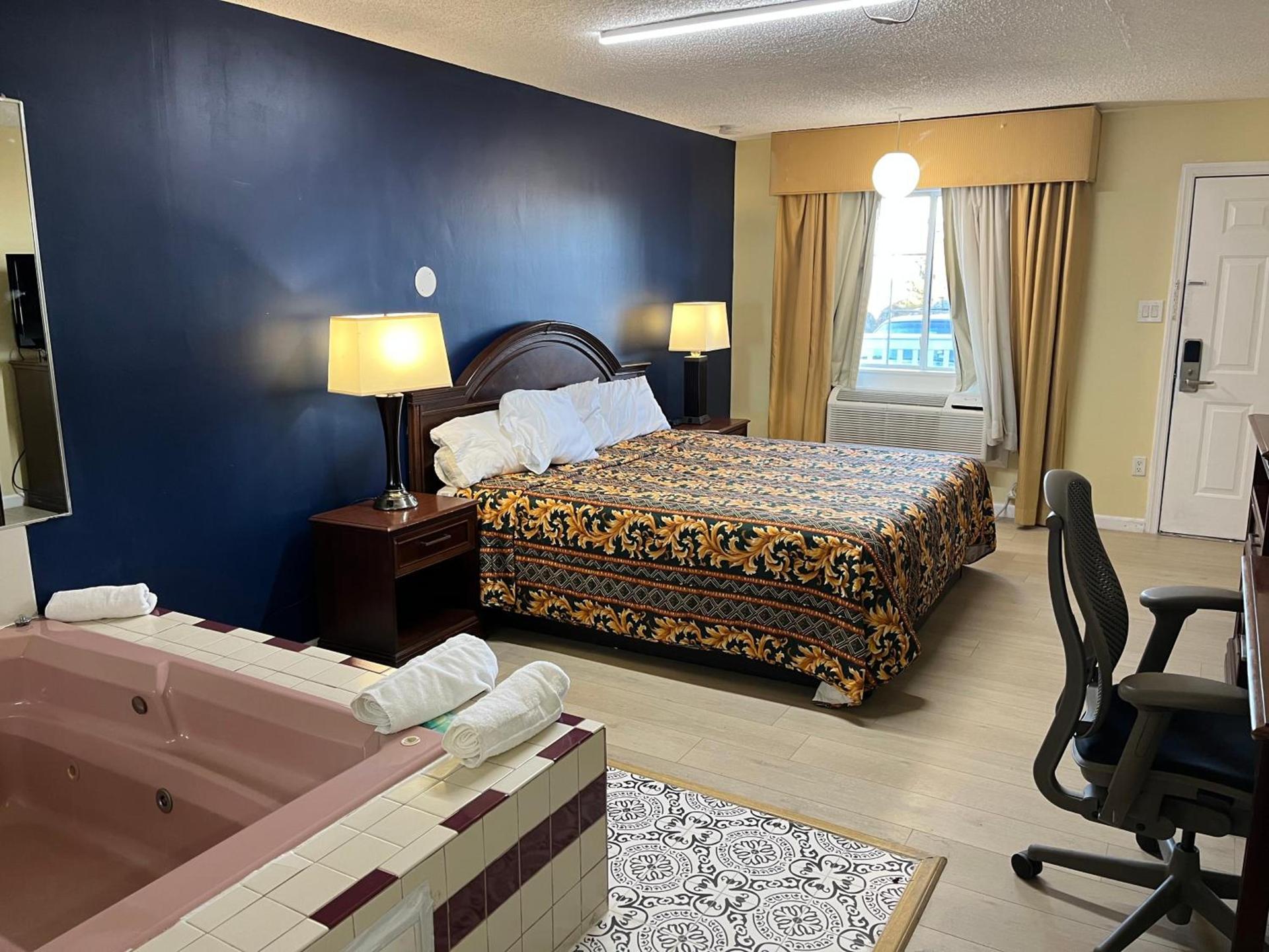 Royal Lodge photo 25