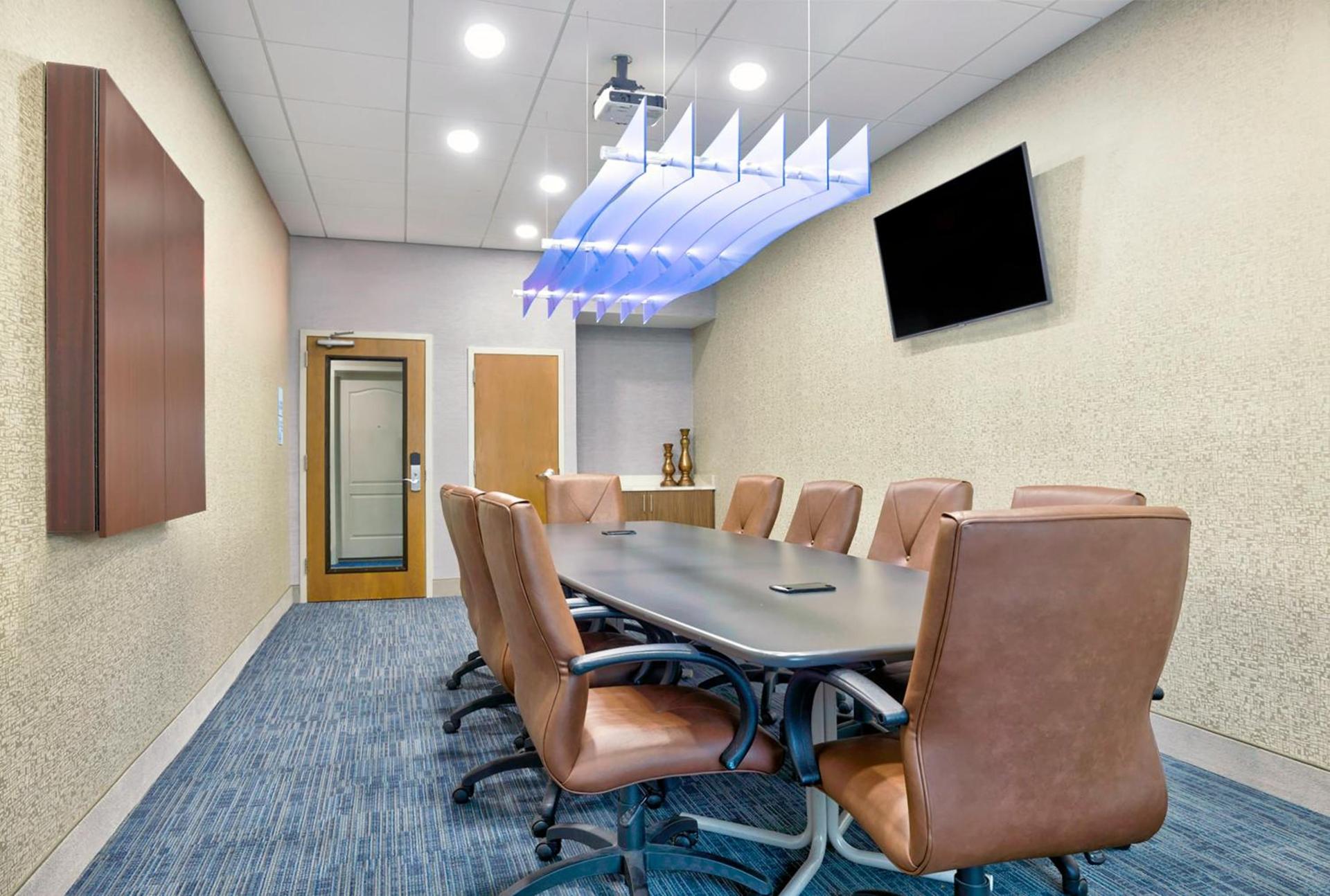 Holiday Inn Express Hotel & Suites Kansas City - Grandview by IHG photo 16