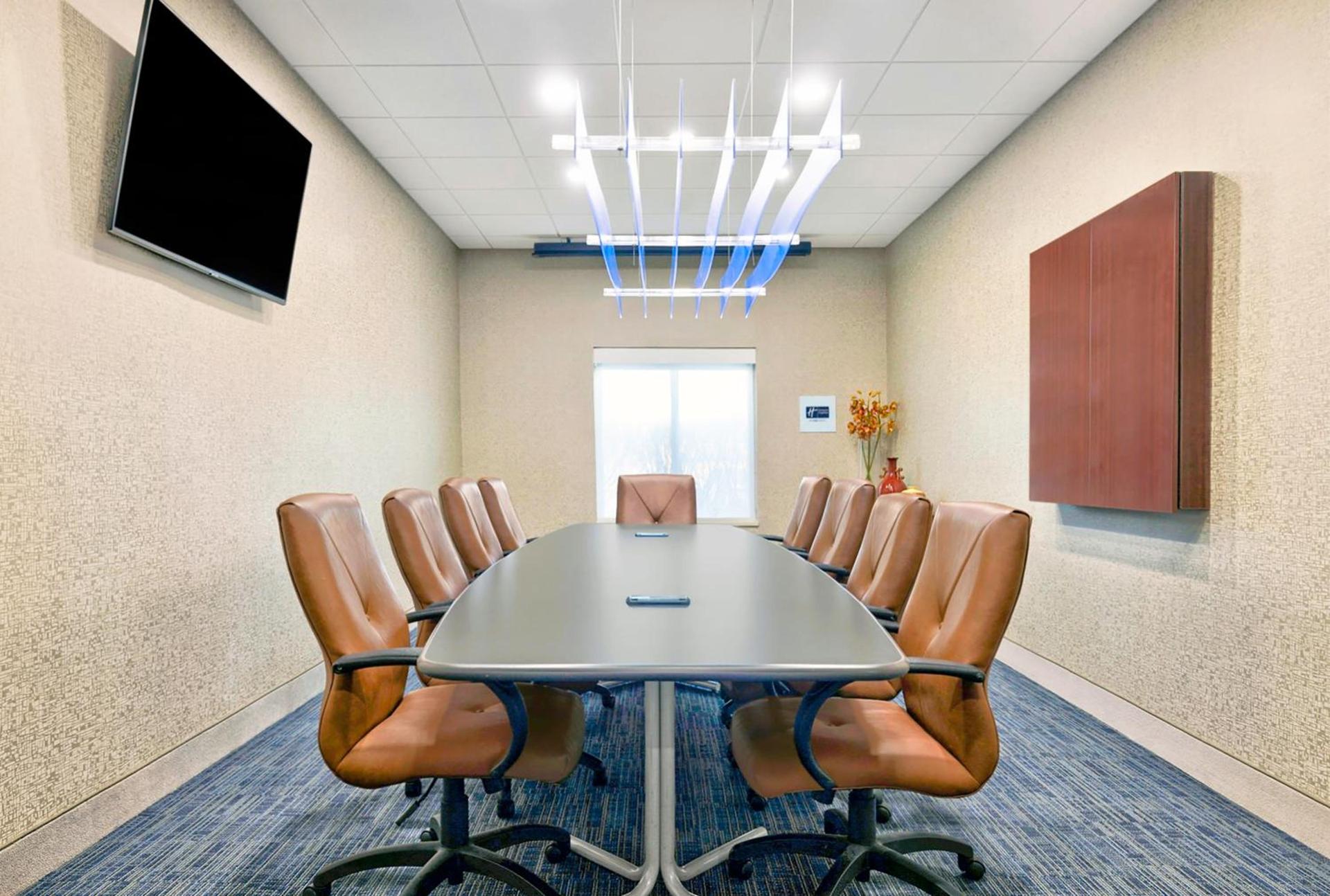 Holiday Inn Express Hotel & Suites Kansas City - Grandview by IHG photo 17