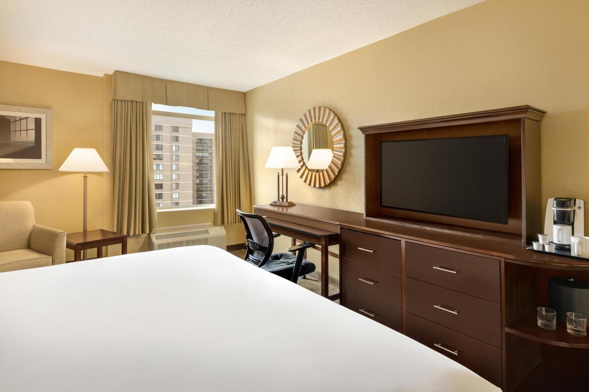 Crowne Plaza Crystal City-Washington, D.C. by IHG photo 41