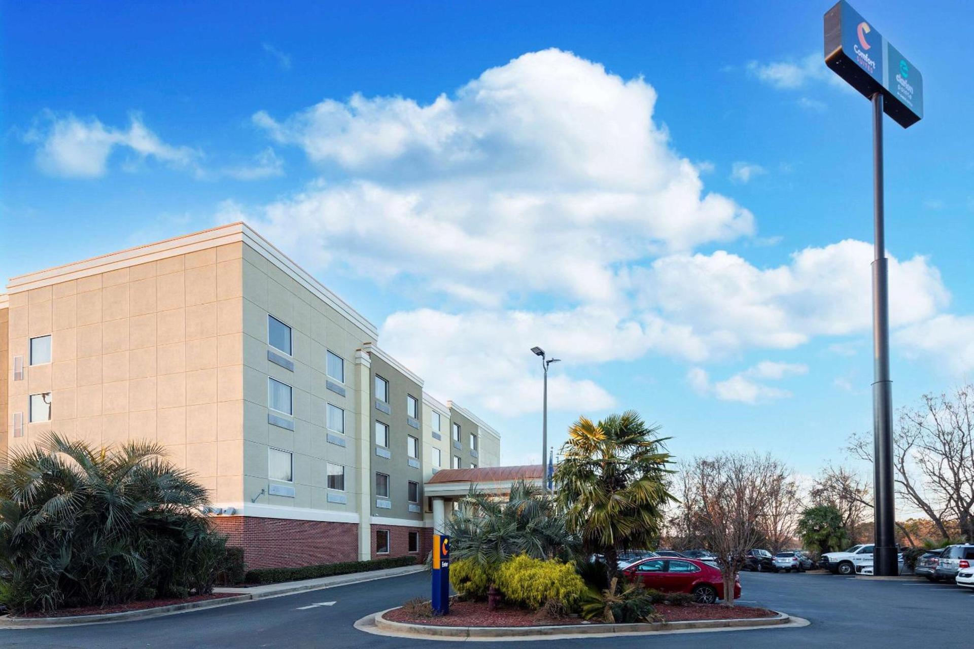 Comfort Suites Forsyth near I-75 photo 3