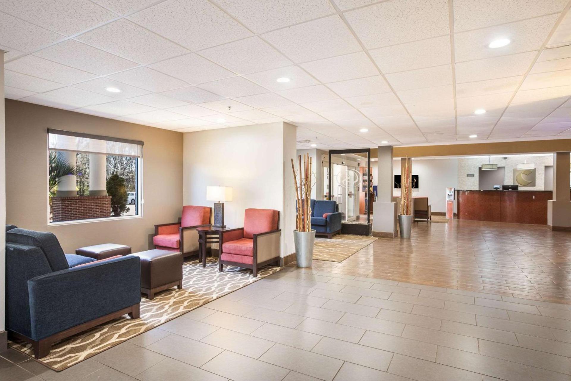 Comfort Suites Forsyth near I-75 photo 12