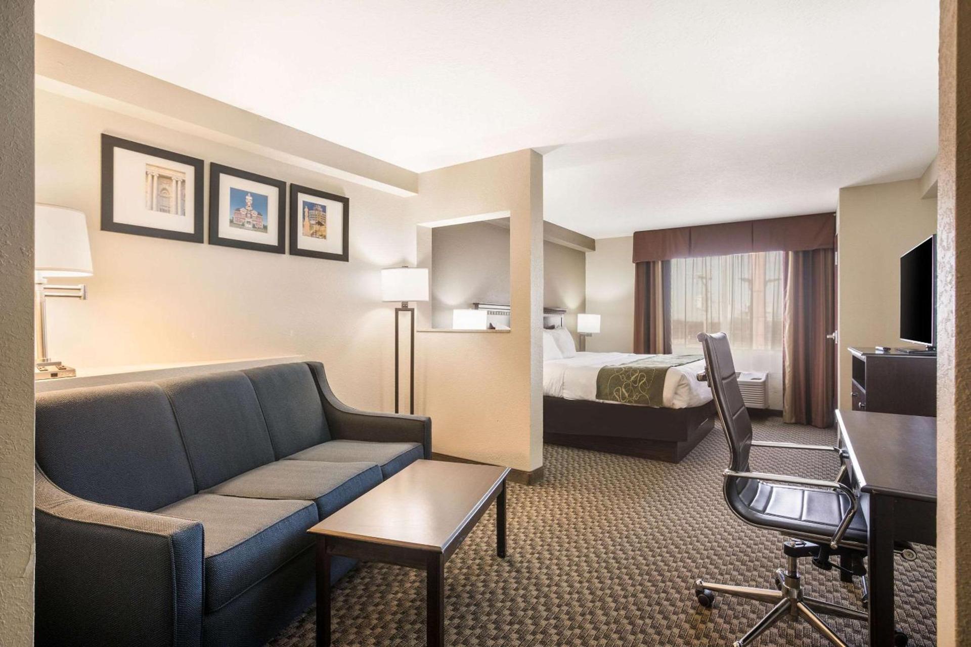 Comfort Suites Forsyth near I-75 photo 13